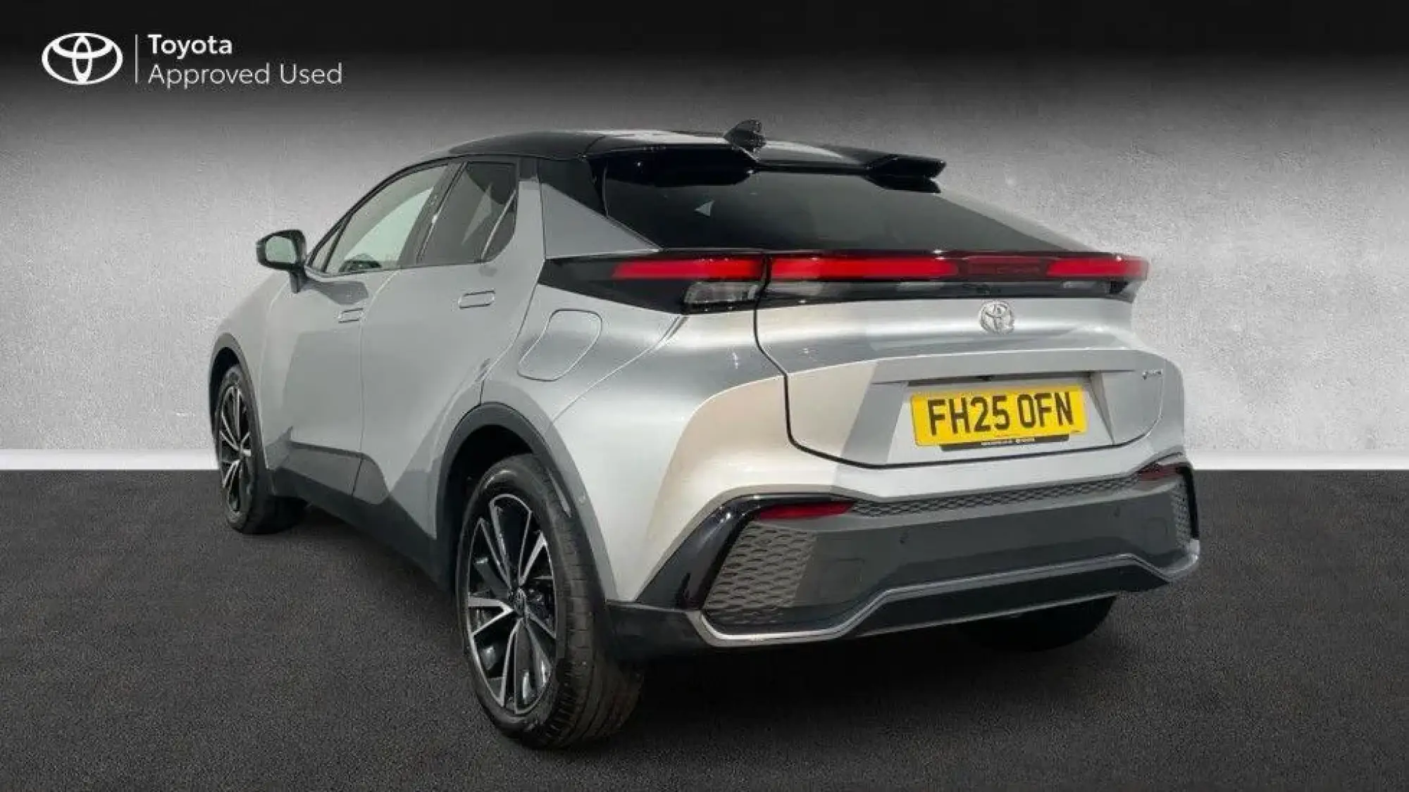 Toyota C-HR Plug-in Hybrid Image 5 Toyota C-HR Plug-in Hybrid Image 5