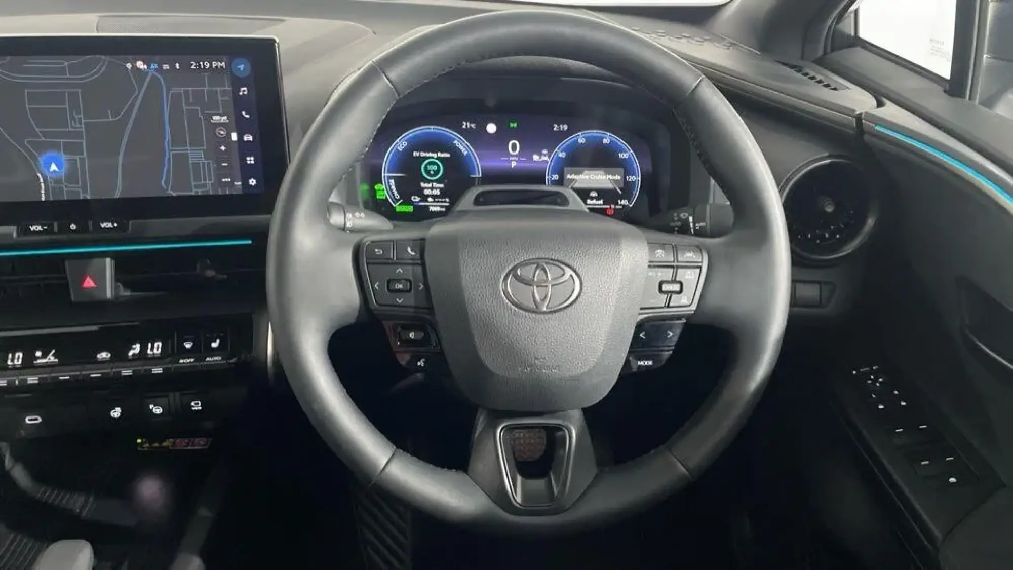 Toyota C-HR Plug-in Hybrid Image 14 Toyota C-HR Plug-in Hybrid Image 14