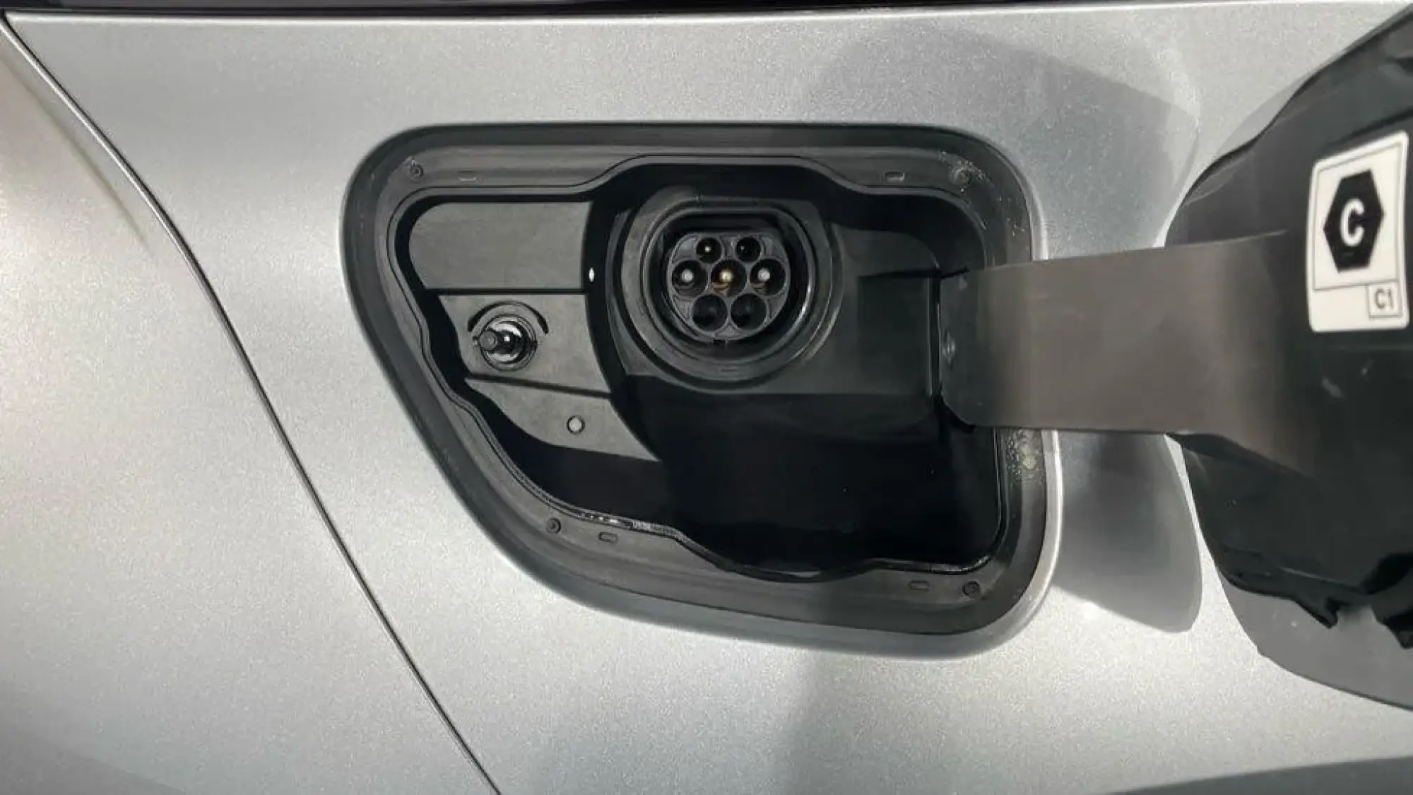 Toyota C-HR Plug-in Hybrid Image 20 Toyota C-HR Plug-in Hybrid Image 20