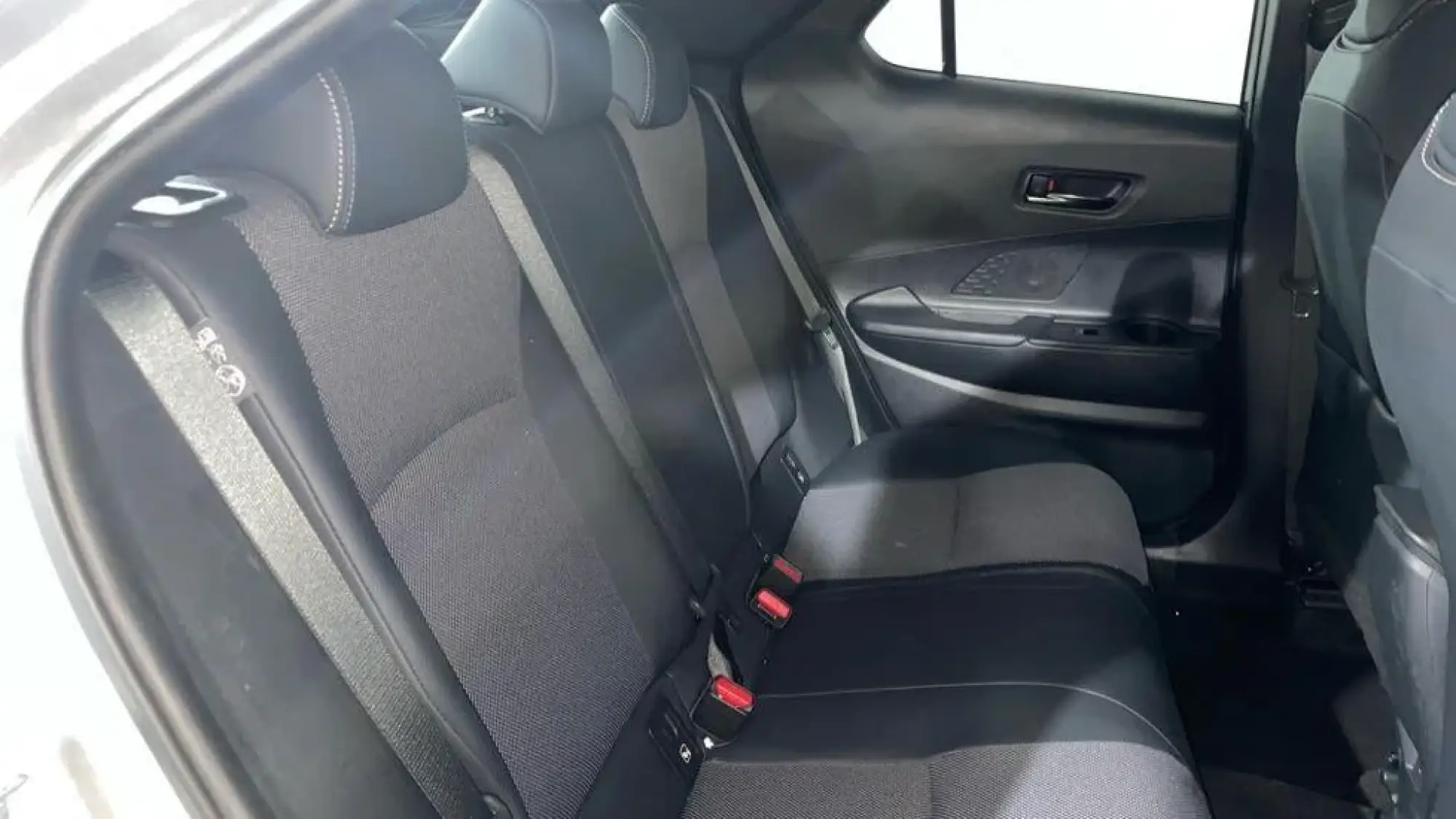 Toyota C-HR Plug-in Hybrid Image 22 Toyota C-HR Plug-in Hybrid Image 22