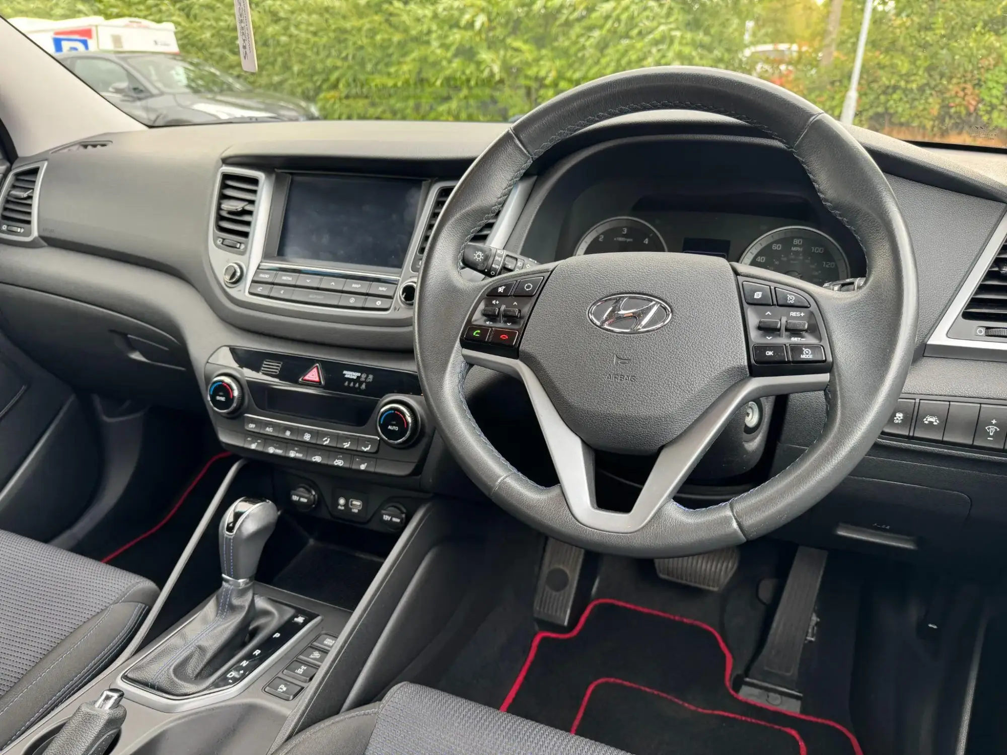 Hyundai TUCSON Image 16 Hyundai TUCSON Image 16