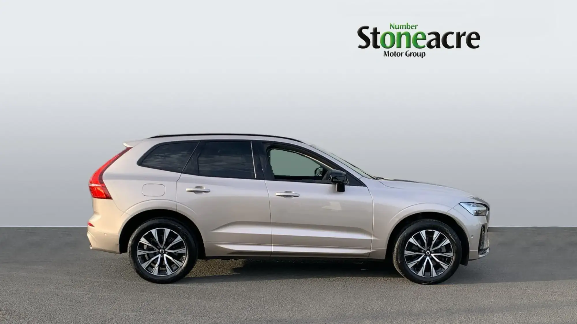 Volvo XC60 Plus (Dark) B4 AWD mild hybrid (Diesel) NK73UBO Image 3