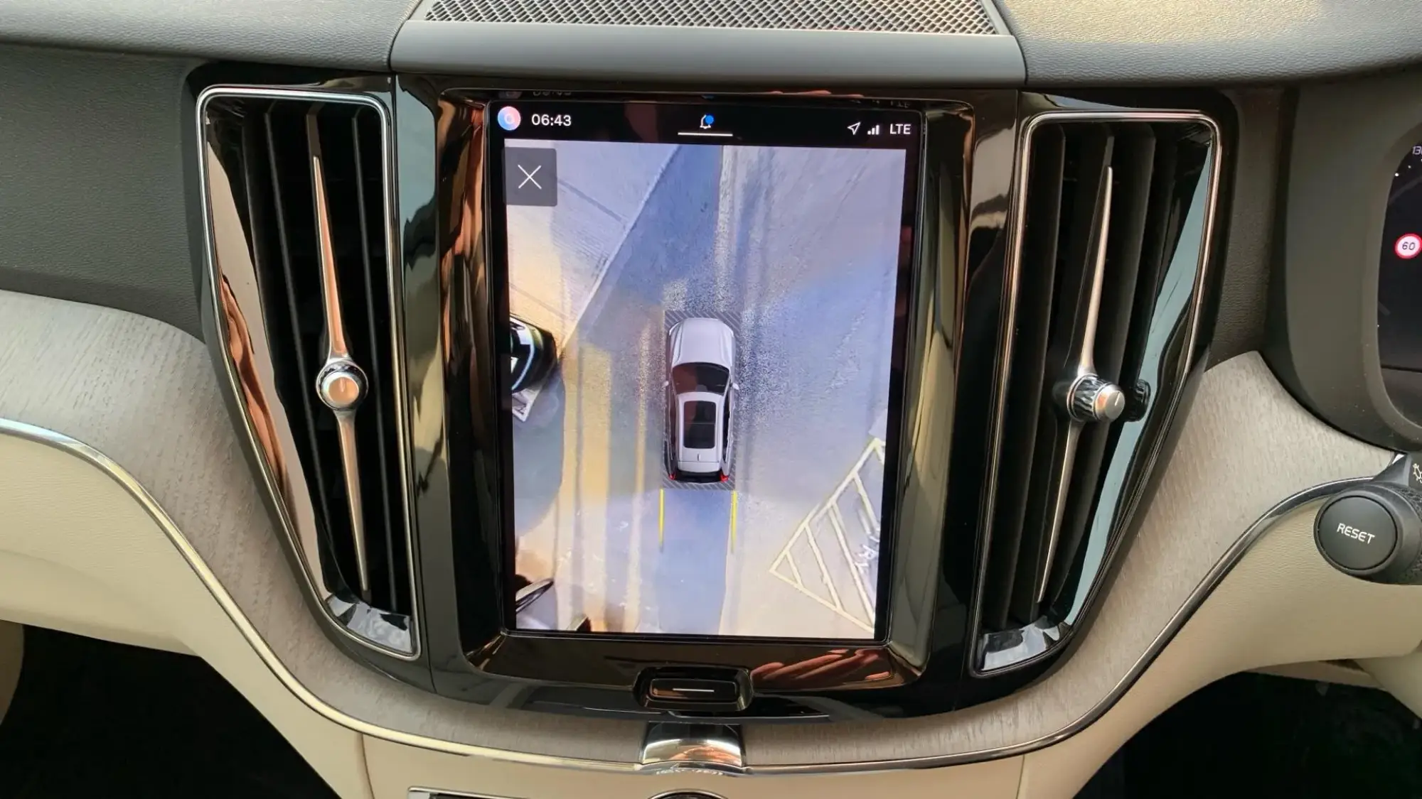 Volvo XC60 Image 19