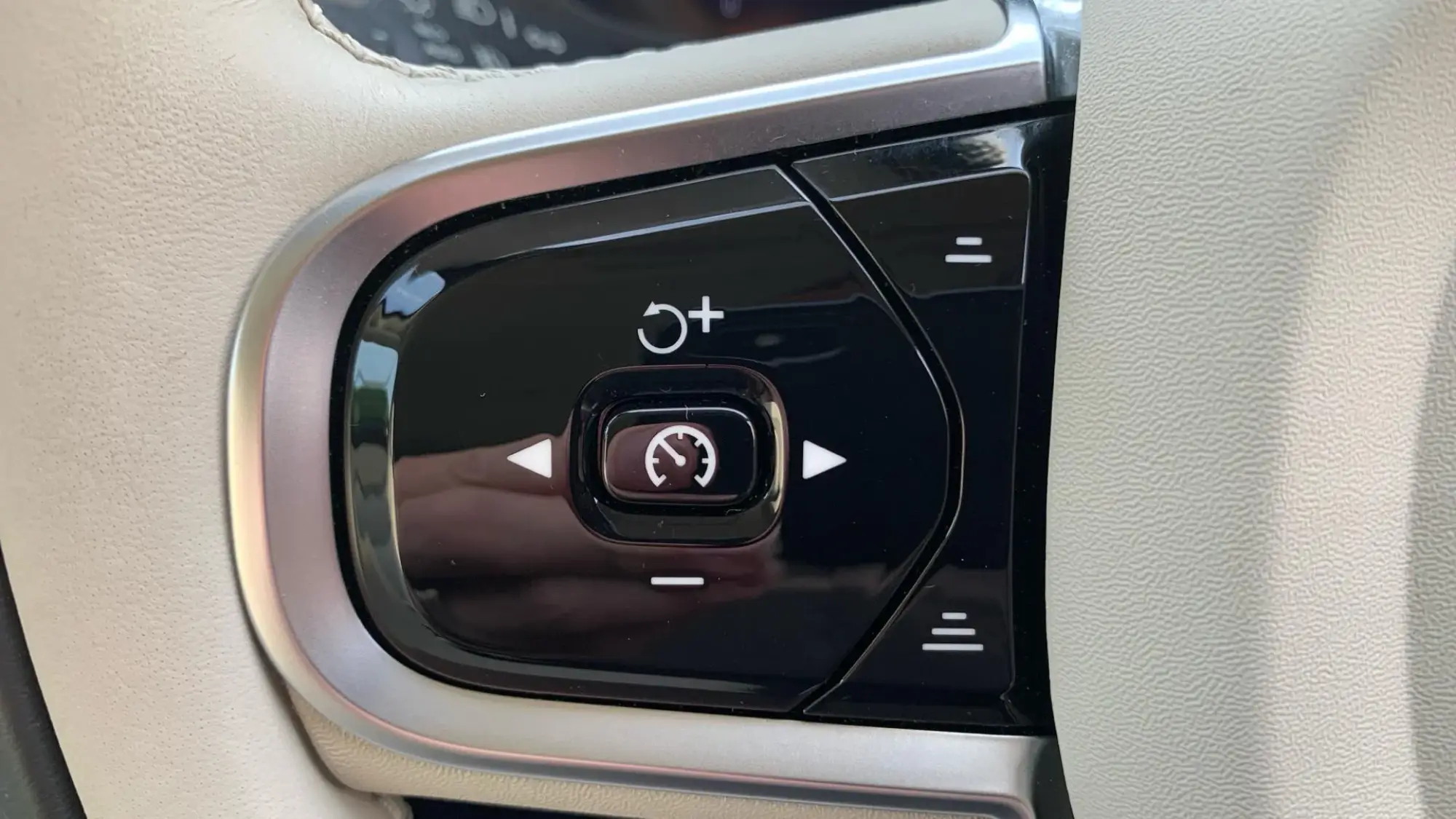 Volvo XC60 Image 21
