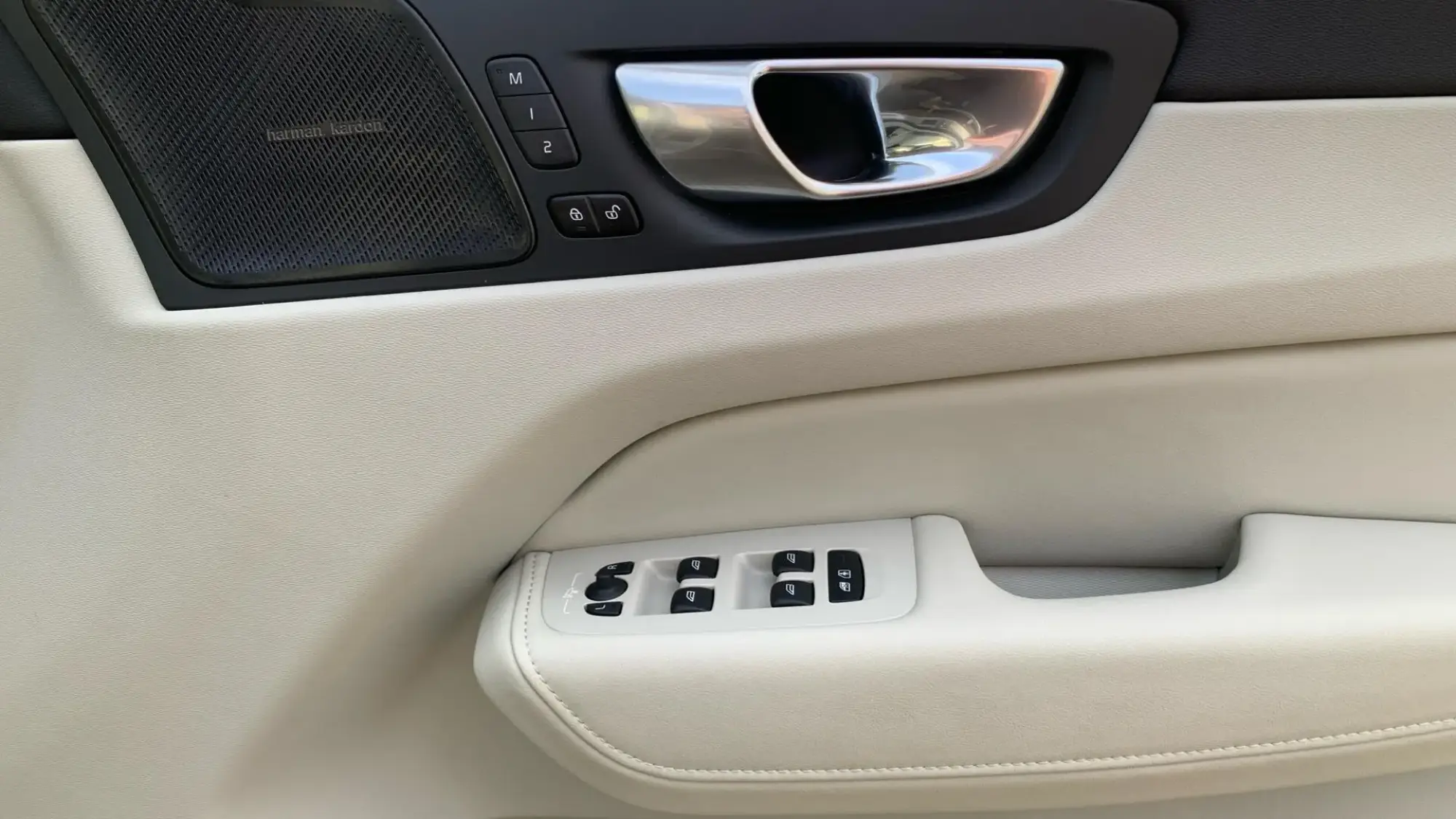 Volvo XC60 Image 29