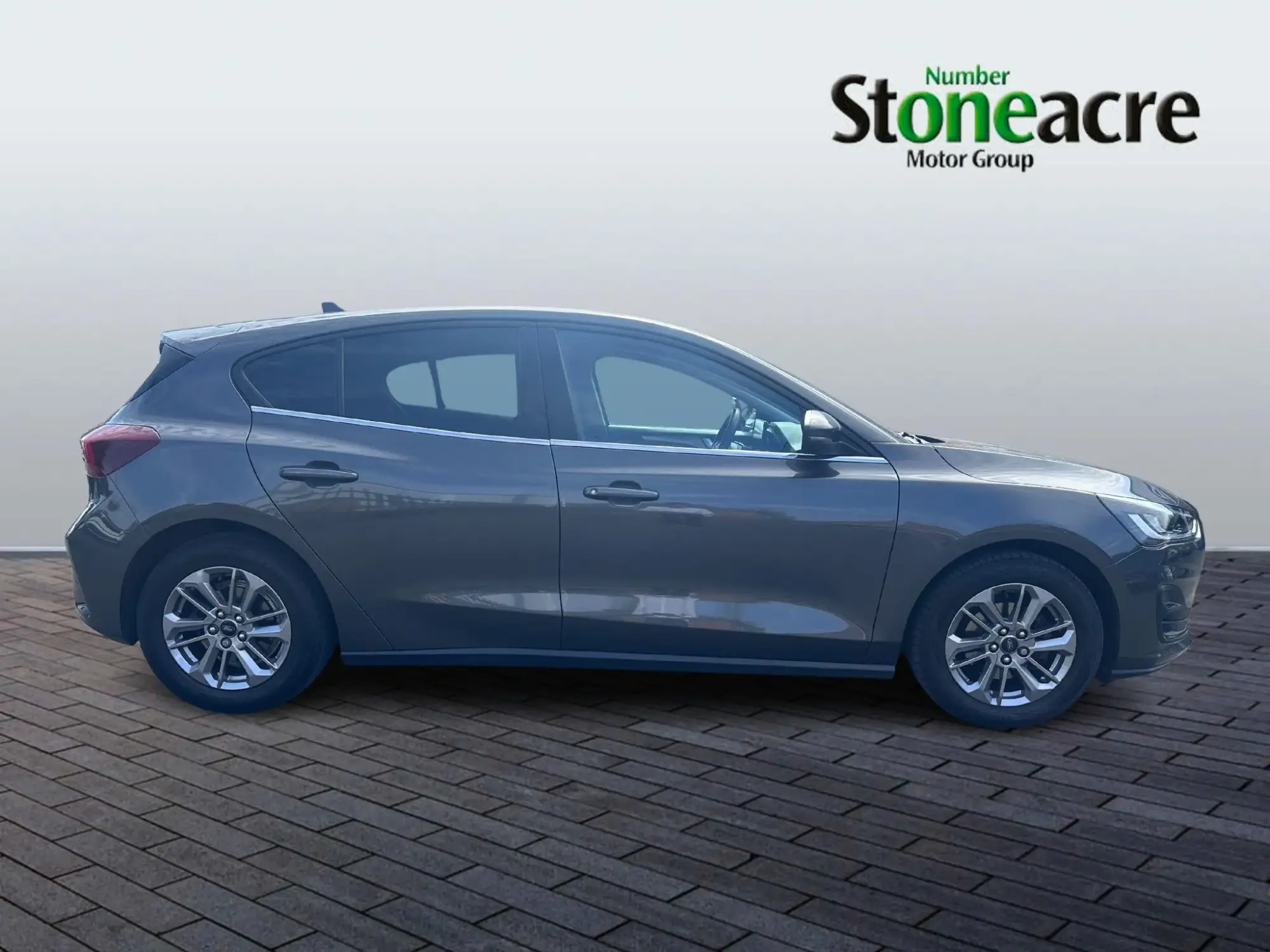 Ford Focus 1.0T EcoBoost MHEV Titanium DCT Euro 6 (s/s) 5dr EJ23XUZ Image 2