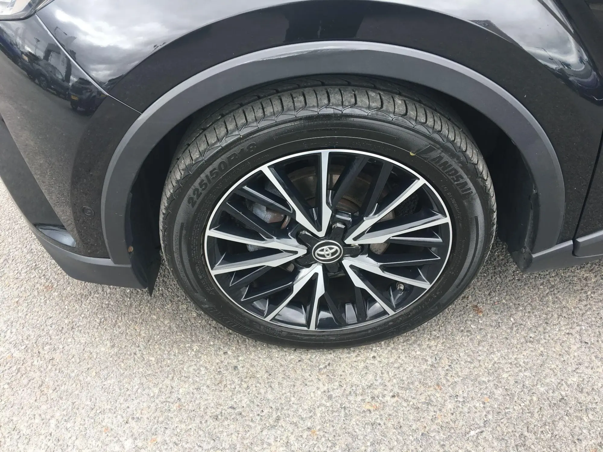 Toyota C-HR Self-Charging Hybrid Image 9 Toyota C-HR Self-Charging Hybrid Image 9