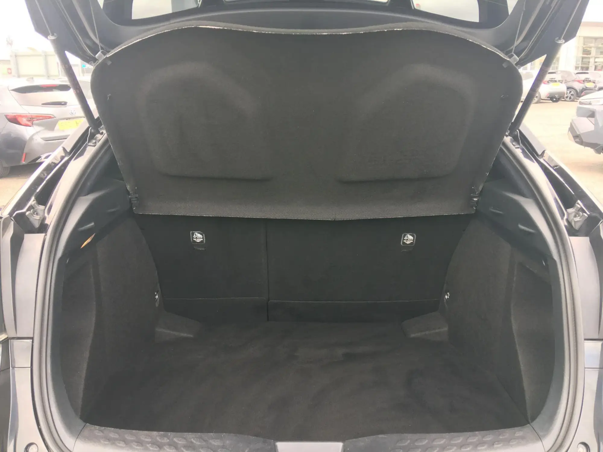 Toyota C-HR Self-Charging Hybrid Image 10 Toyota C-HR Self-Charging Hybrid Image 10