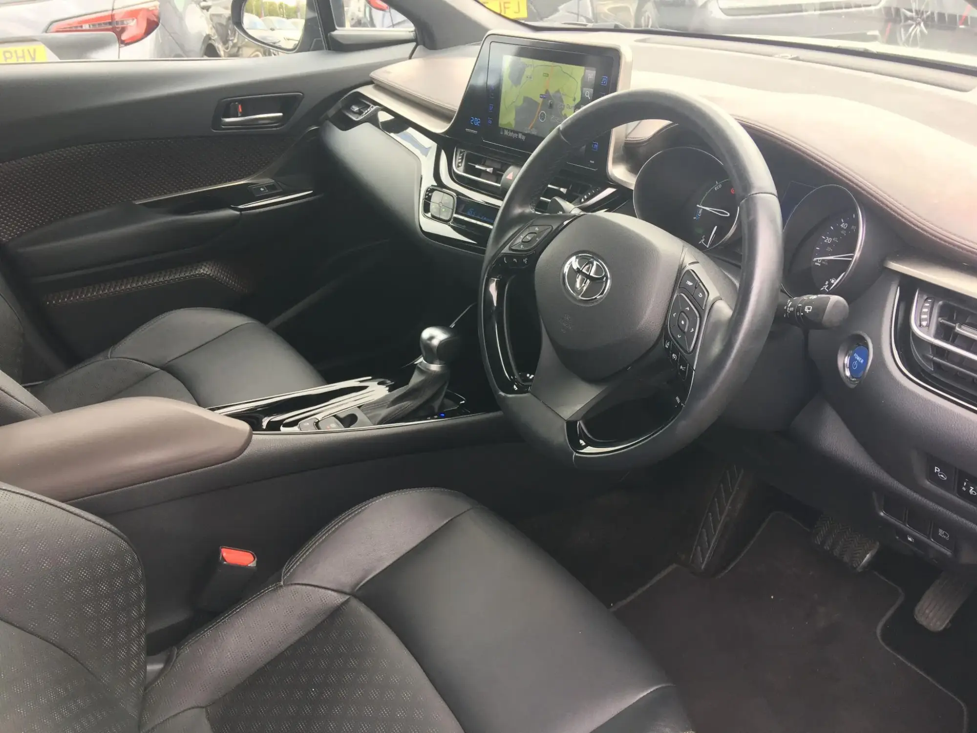 Toyota C-HR Self-Charging Hybrid Image 11 Toyota C-HR Self-Charging Hybrid Image 11
