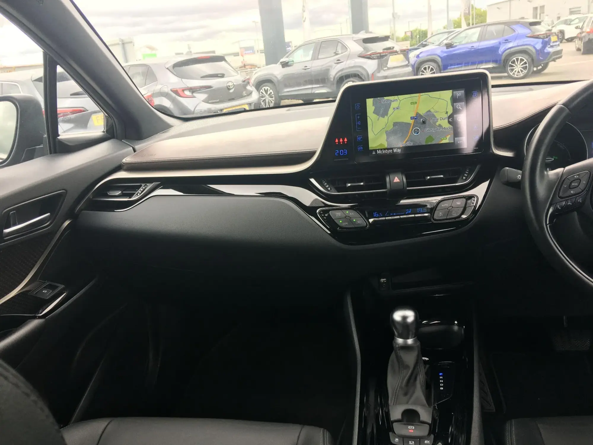 Toyota C-HR Self-Charging Hybrid Image 13 Toyota C-HR Self-Charging Hybrid Image 13