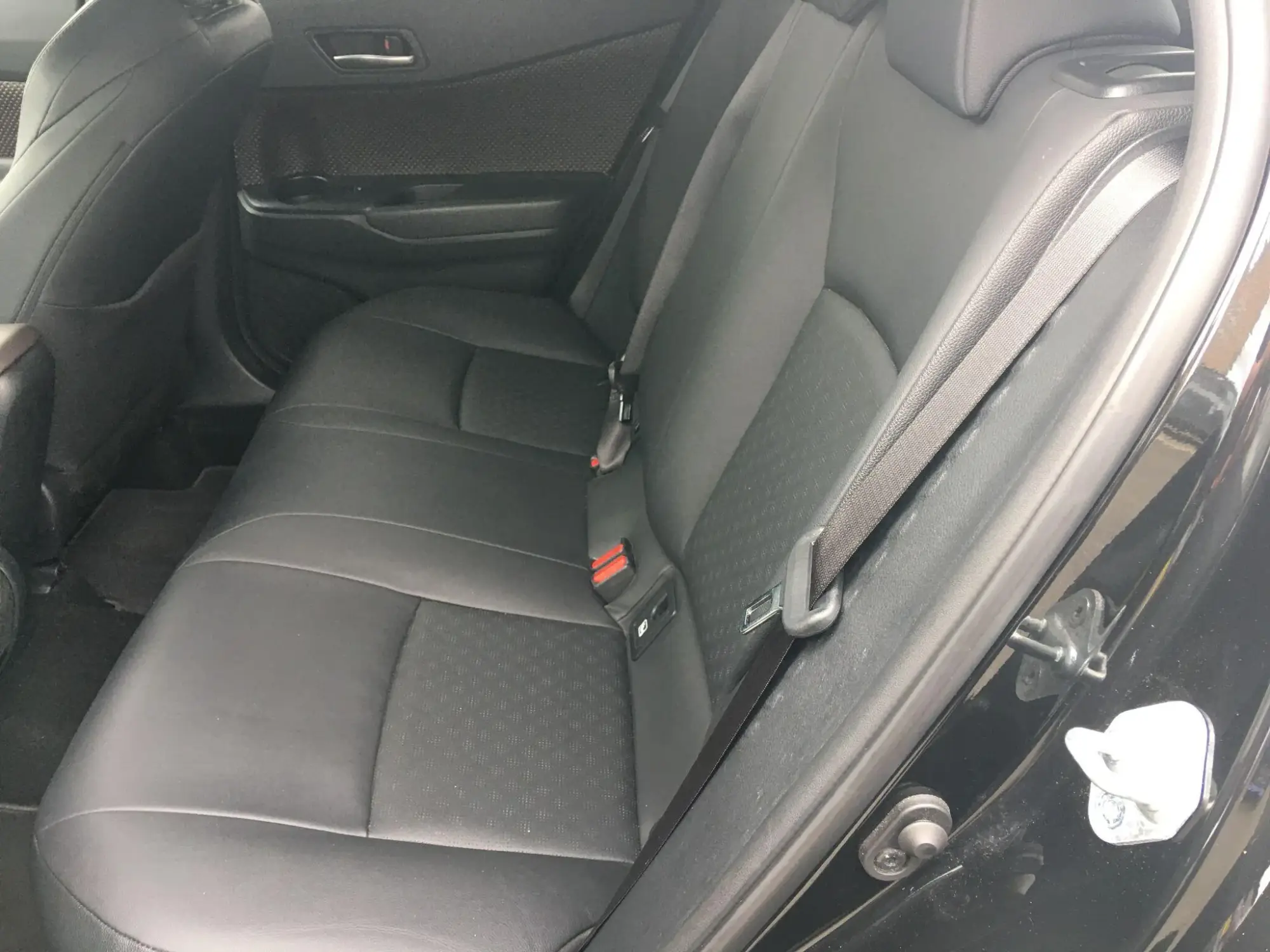 Toyota C-HR Self-Charging Hybrid Image 18 Toyota C-HR Self-Charging Hybrid Image 18