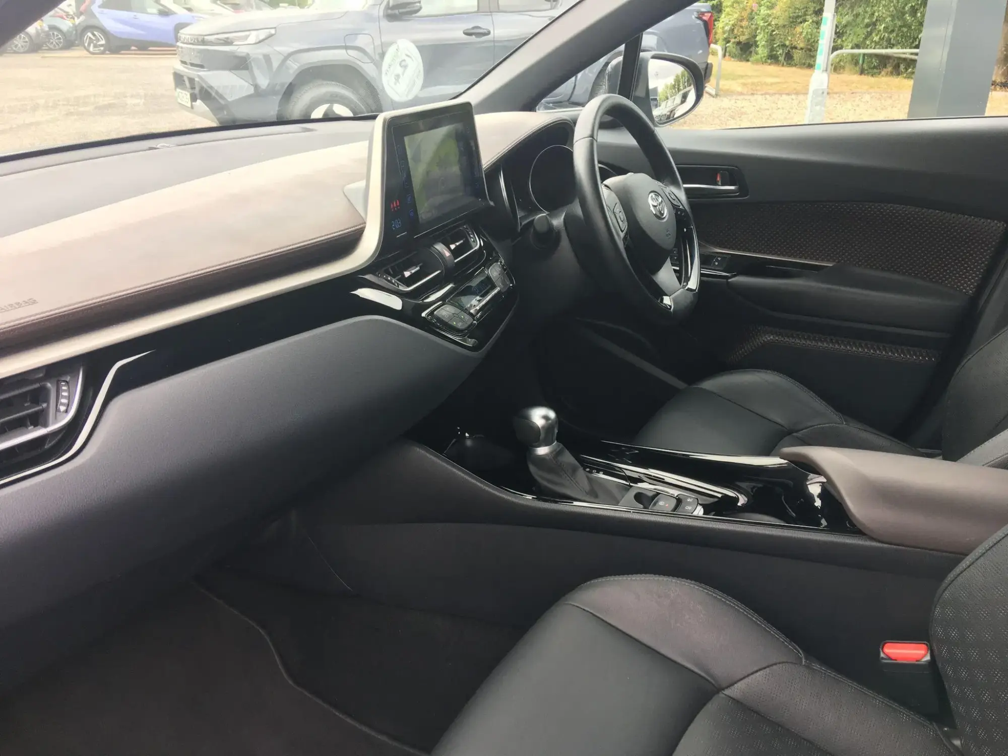Toyota C-HR Self-Charging Hybrid Image 14 Toyota C-HR Self-Charging Hybrid Image 14