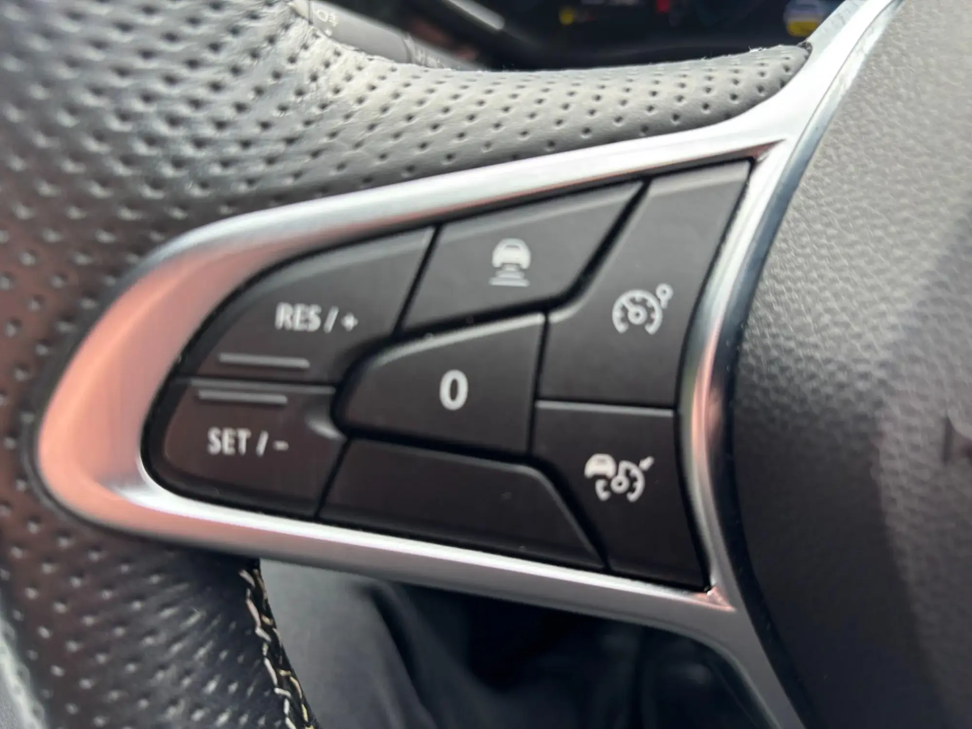 Renault Arkana E-Tech Image 12 Renault Arkana E-Tech Image 12