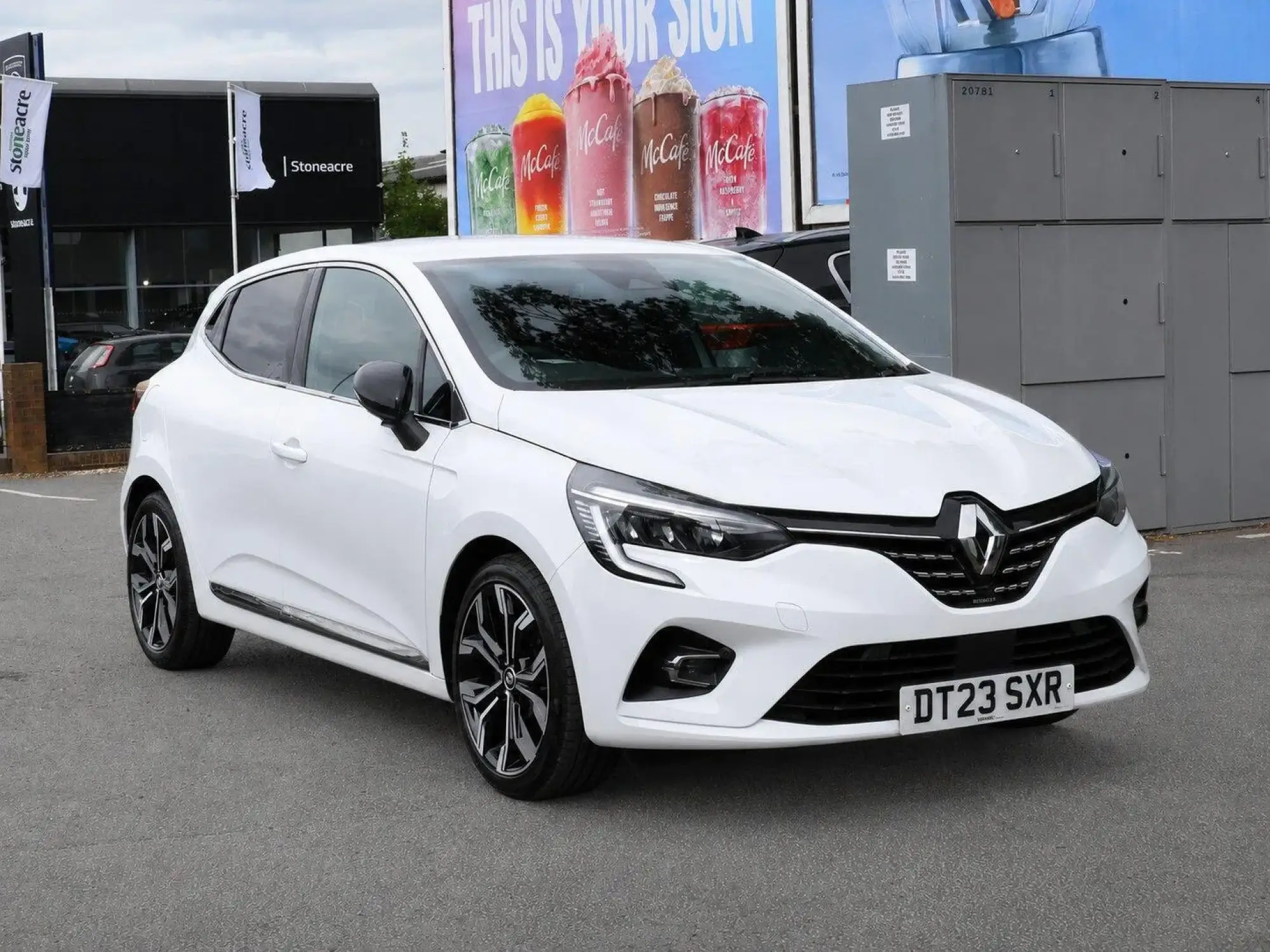 Renault Clio 1.0 TCe techno Euro 6 (s/s) 5dr DT23SXR Image 1
