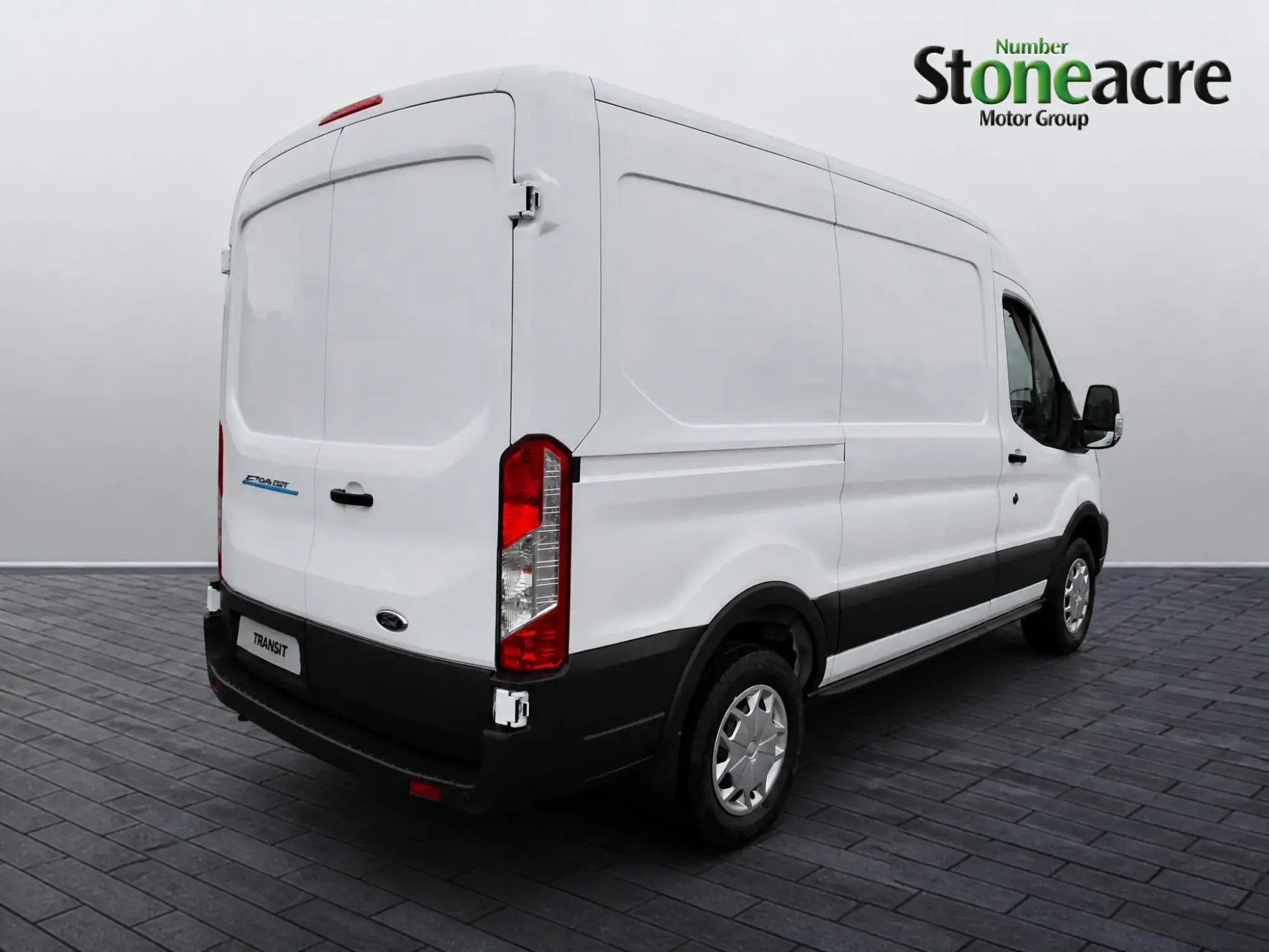 Ford E-Transit 350 68kWh Leader Auto RWD L2 H2 5dr YB26UCS Image 3