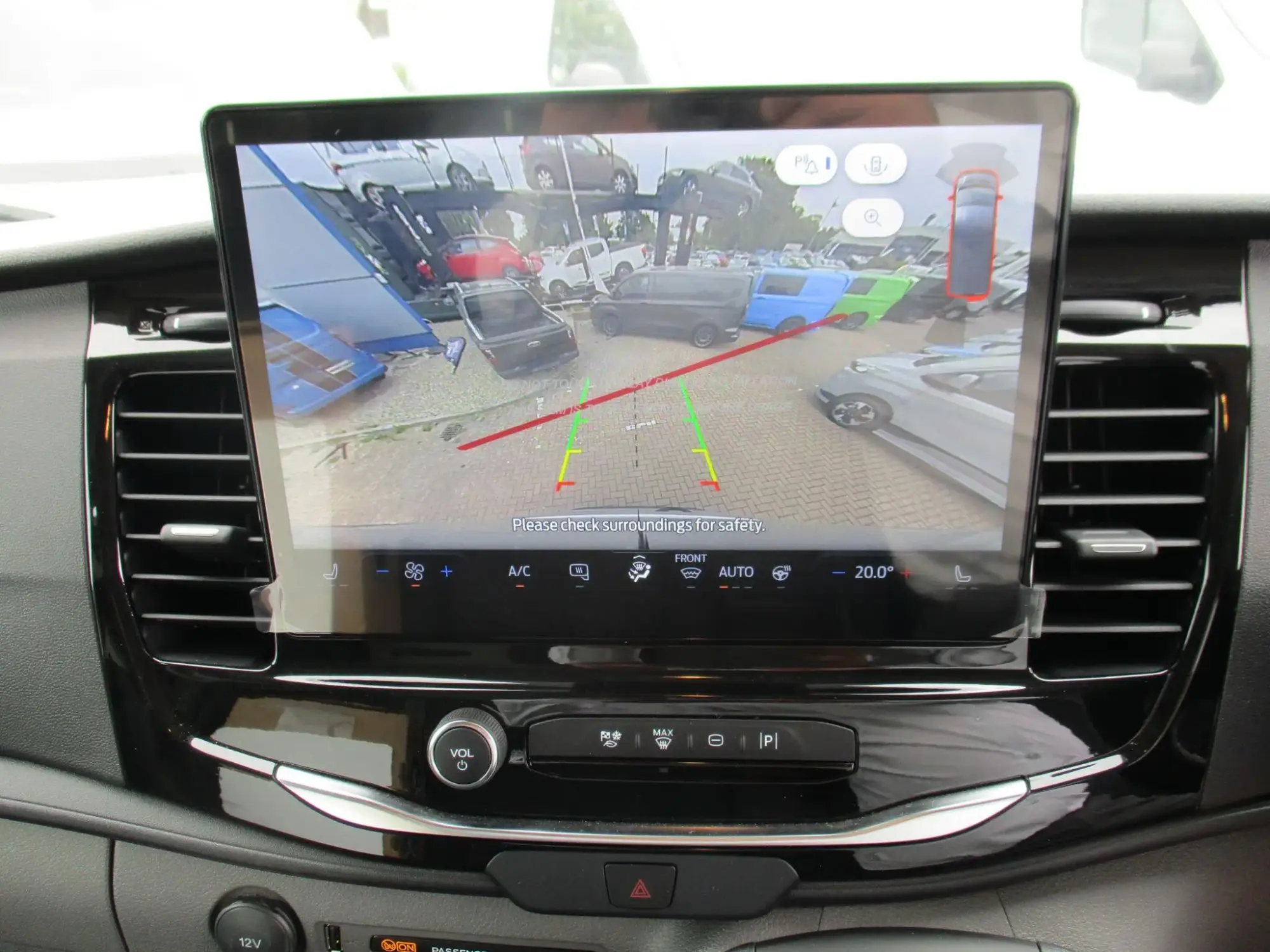 Ford E-Transit Image 9