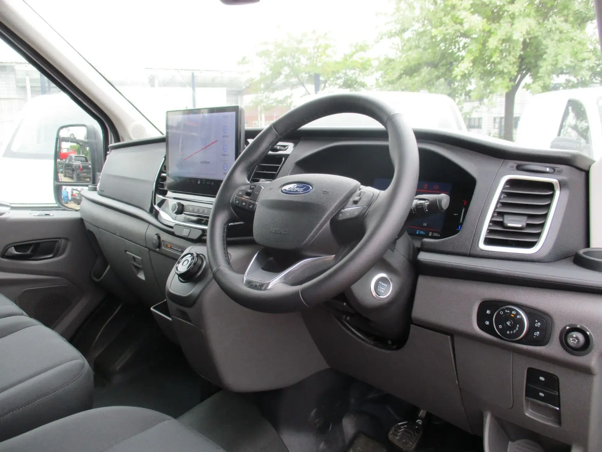 Ford E-Transit Image 11