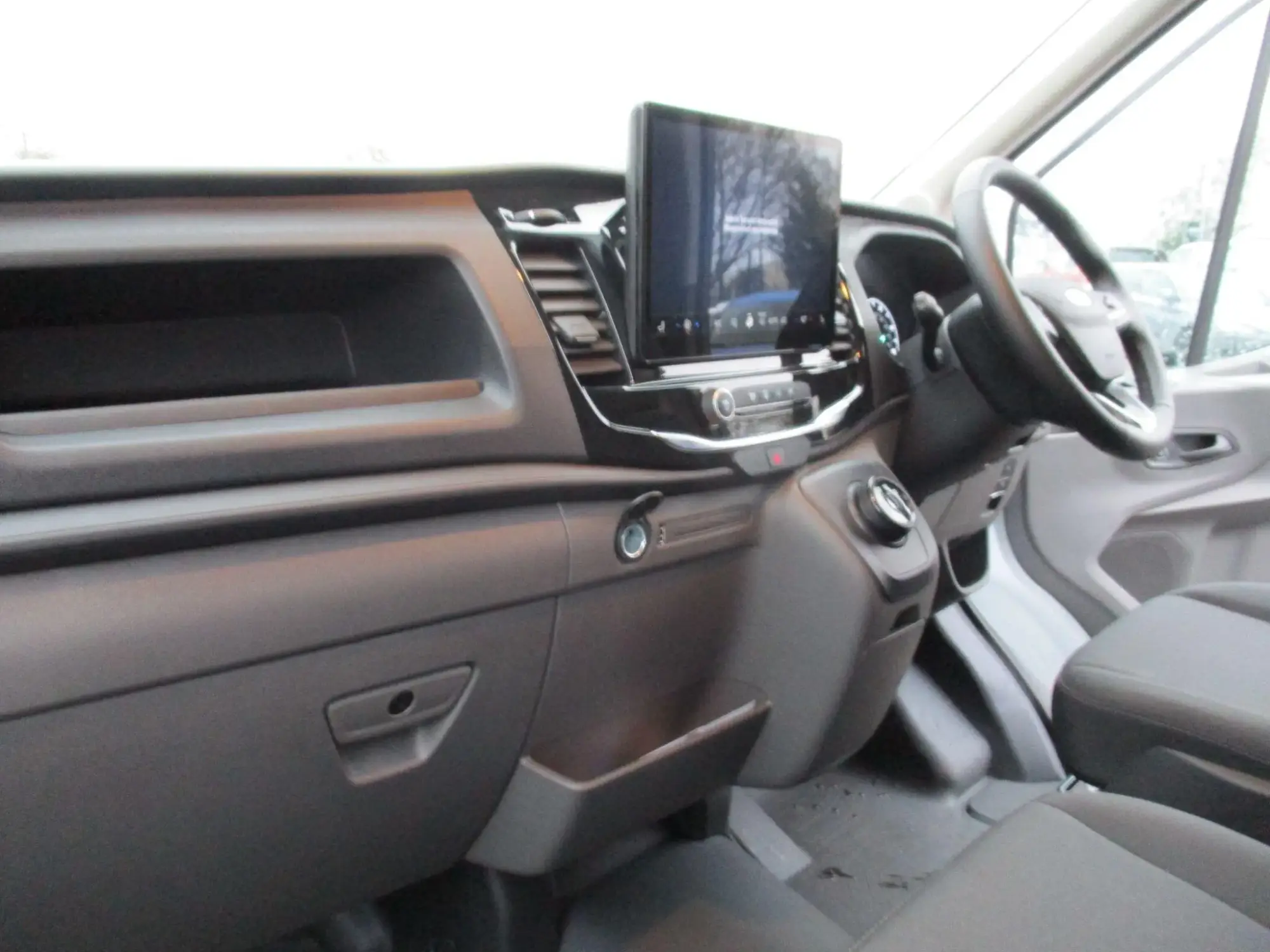 Ford E-Transit Image 12