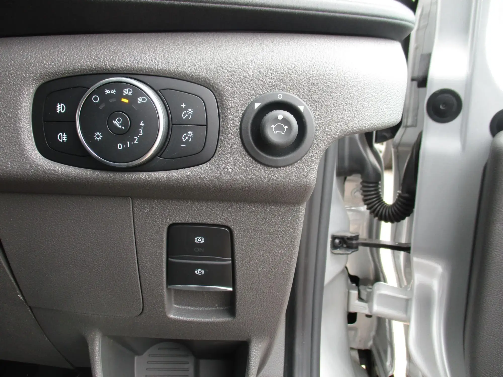 Ford E-Transit Image 13