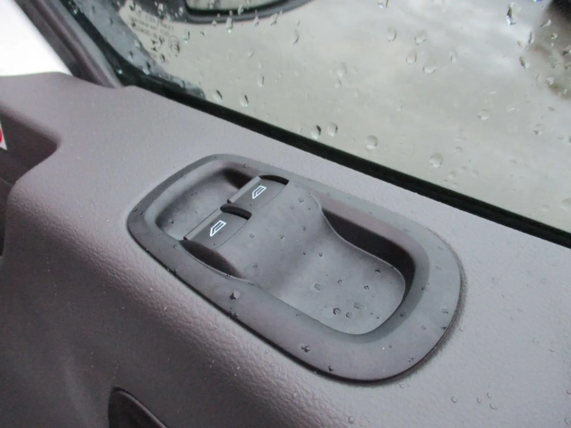Ford E-Transit Image 15