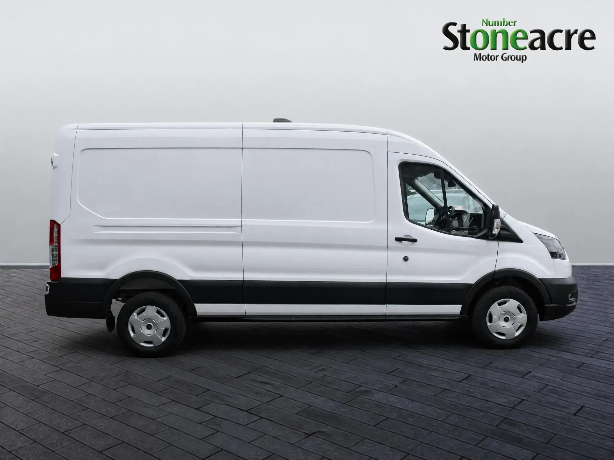 Ford E-Transit 350 68kWh Trend Auto RWD L3 Medium Roof 5dr YB26UCO Image 2