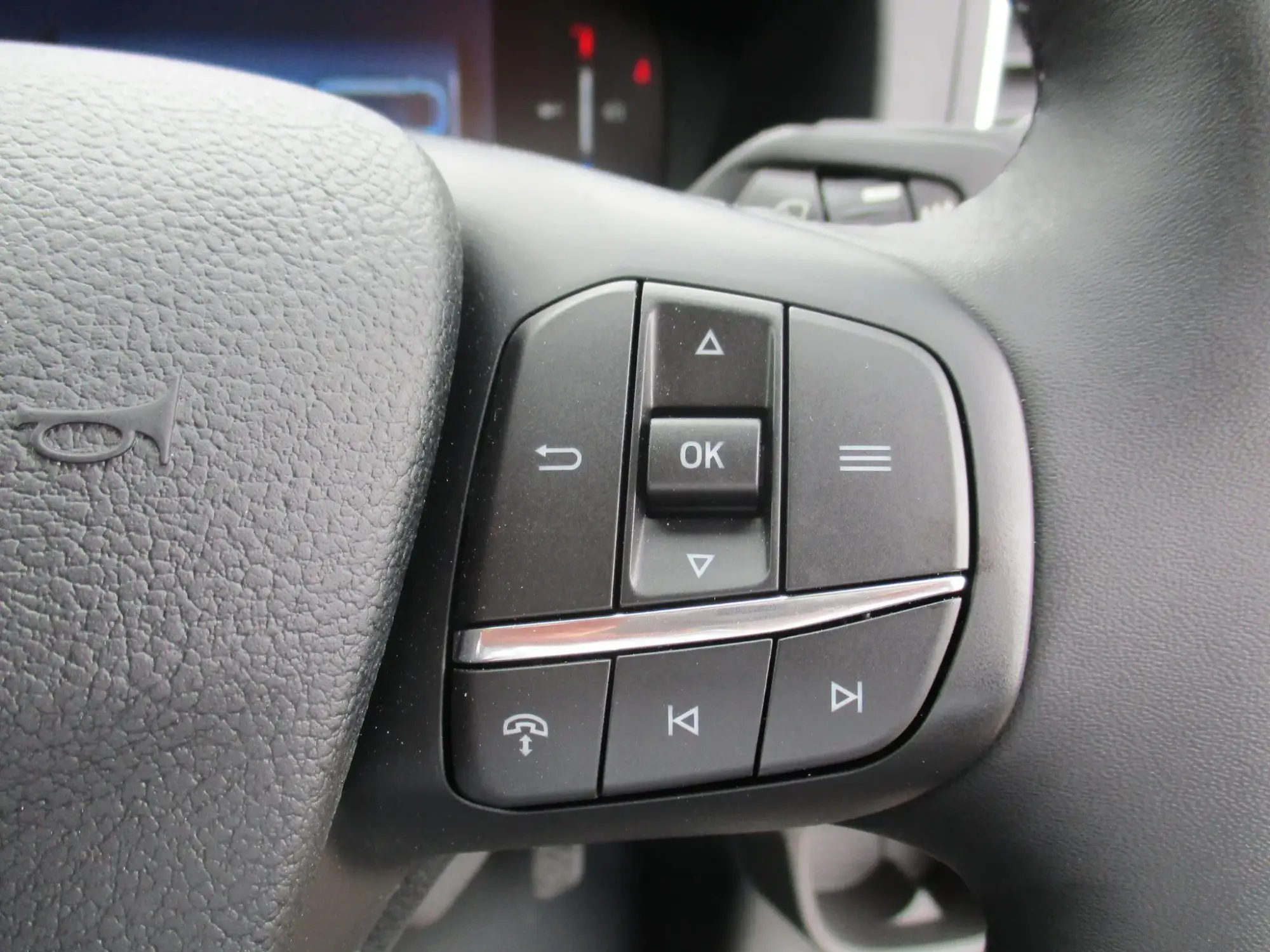 Ford E-Transit Image 16