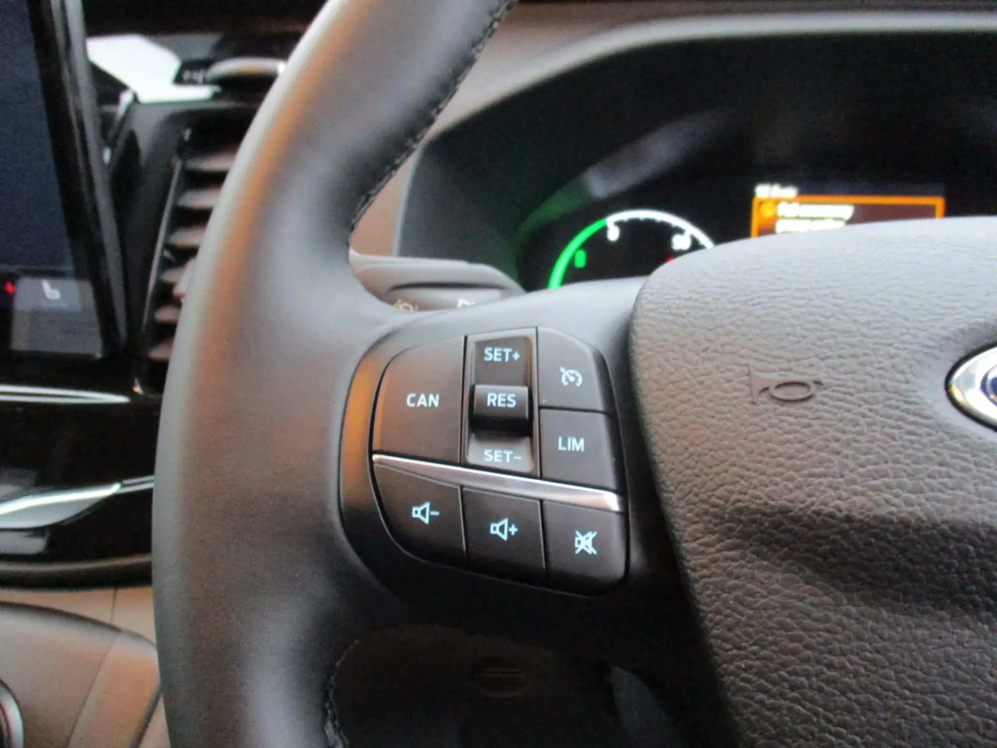 Ford E-Transit Image 17