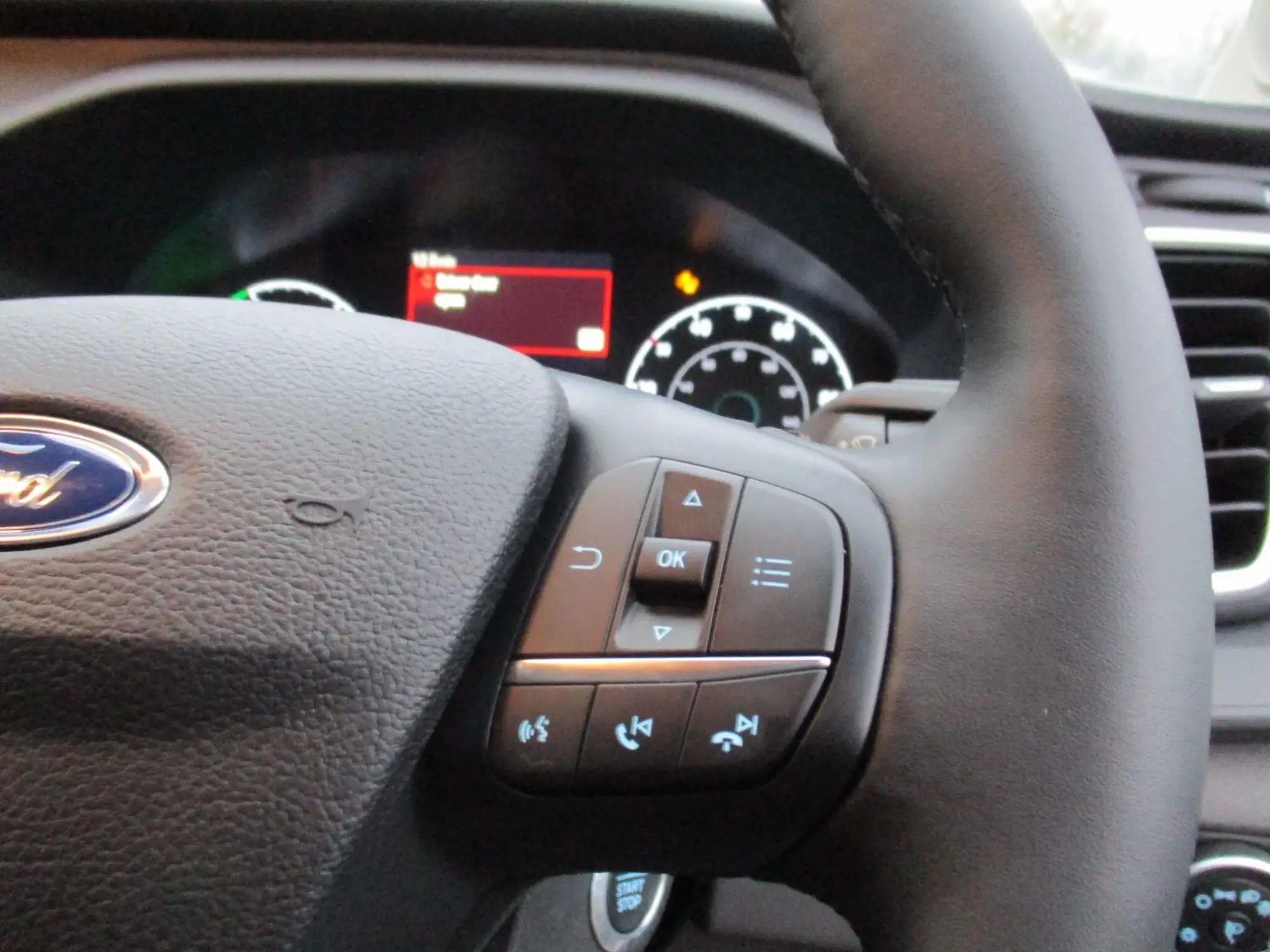 Ford E-Transit Image 18