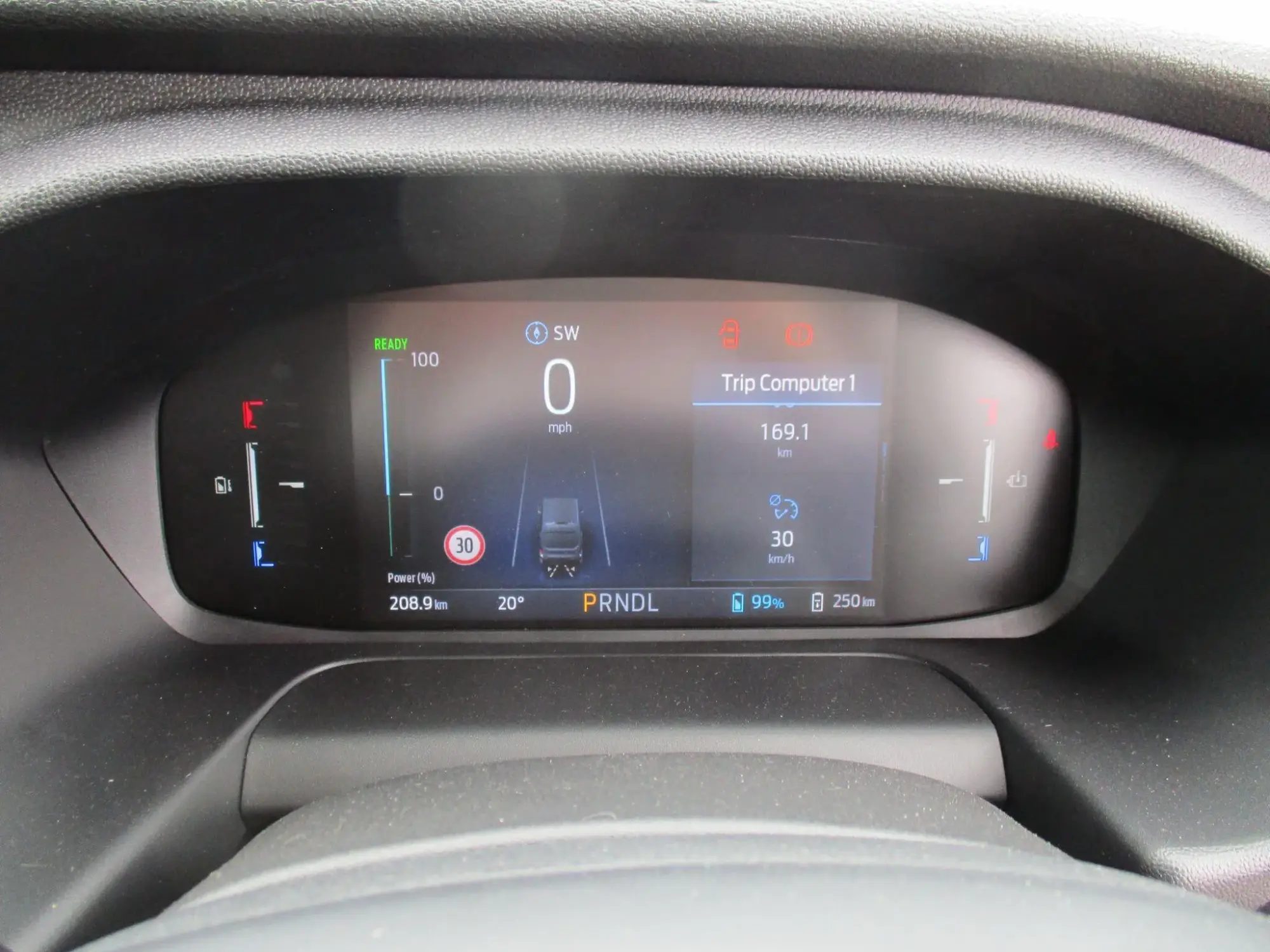 Ford E-Transit Image 19
