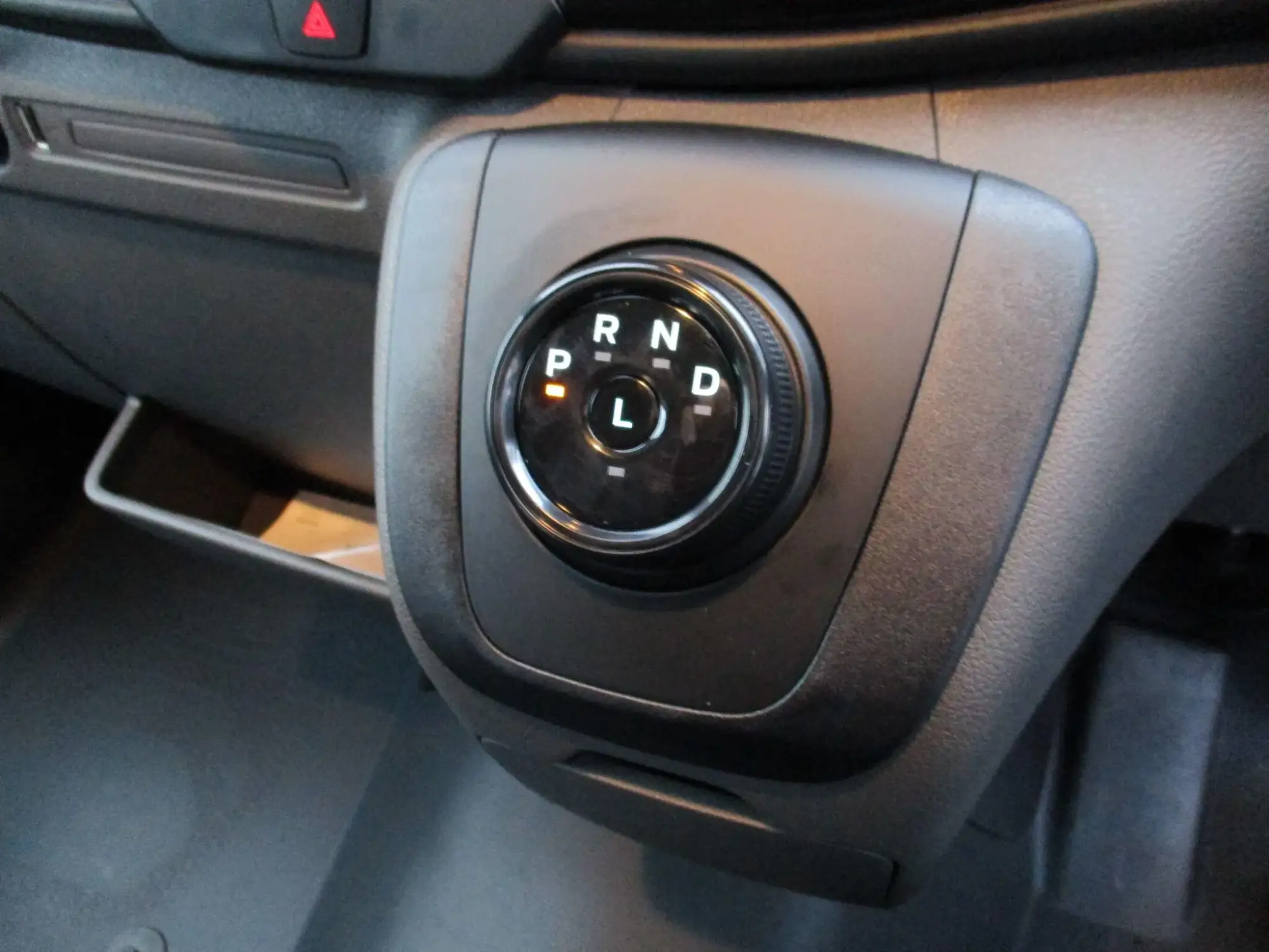 Ford E-Transit Image 21
