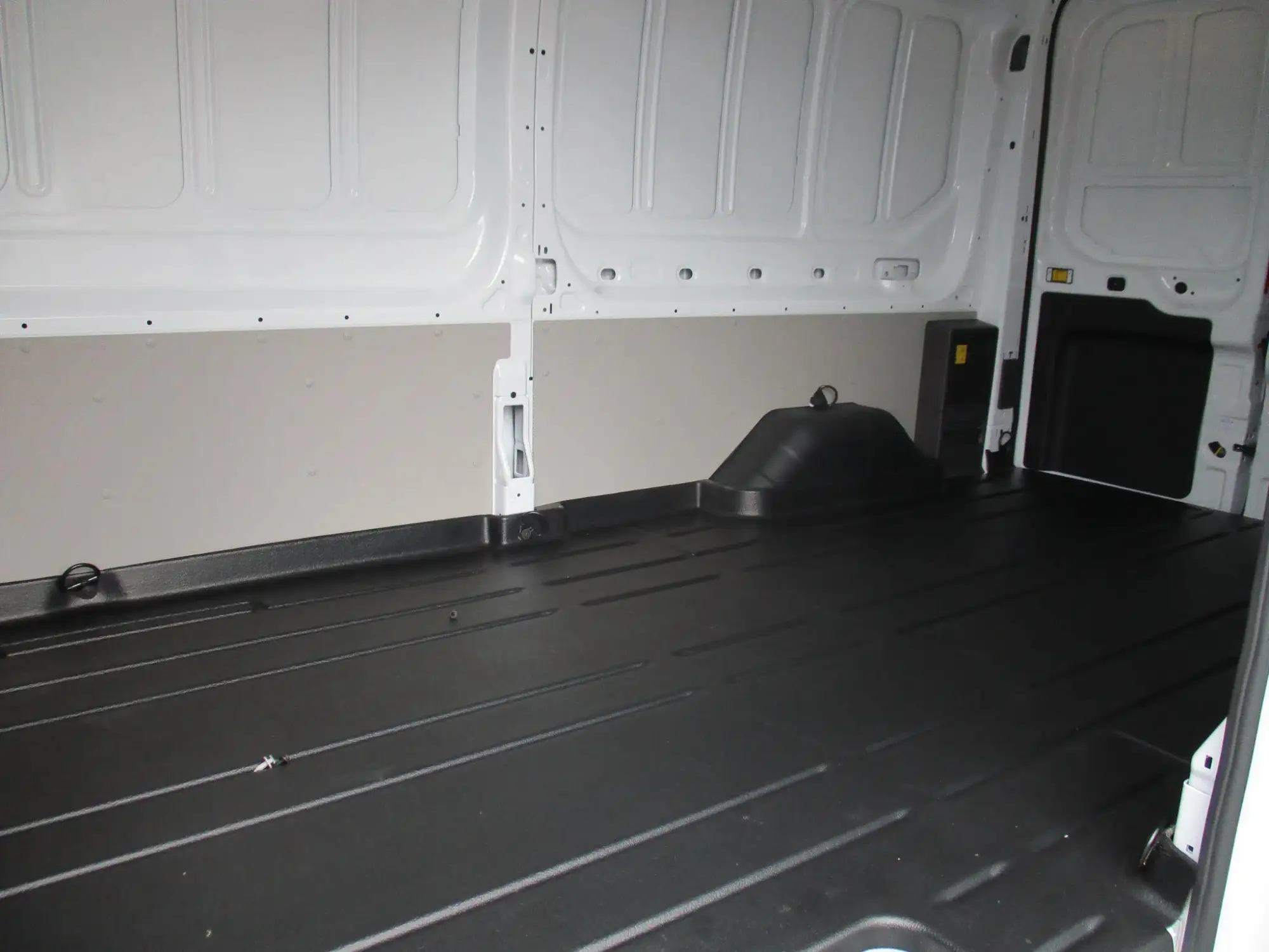 Ford E-Transit Image 14