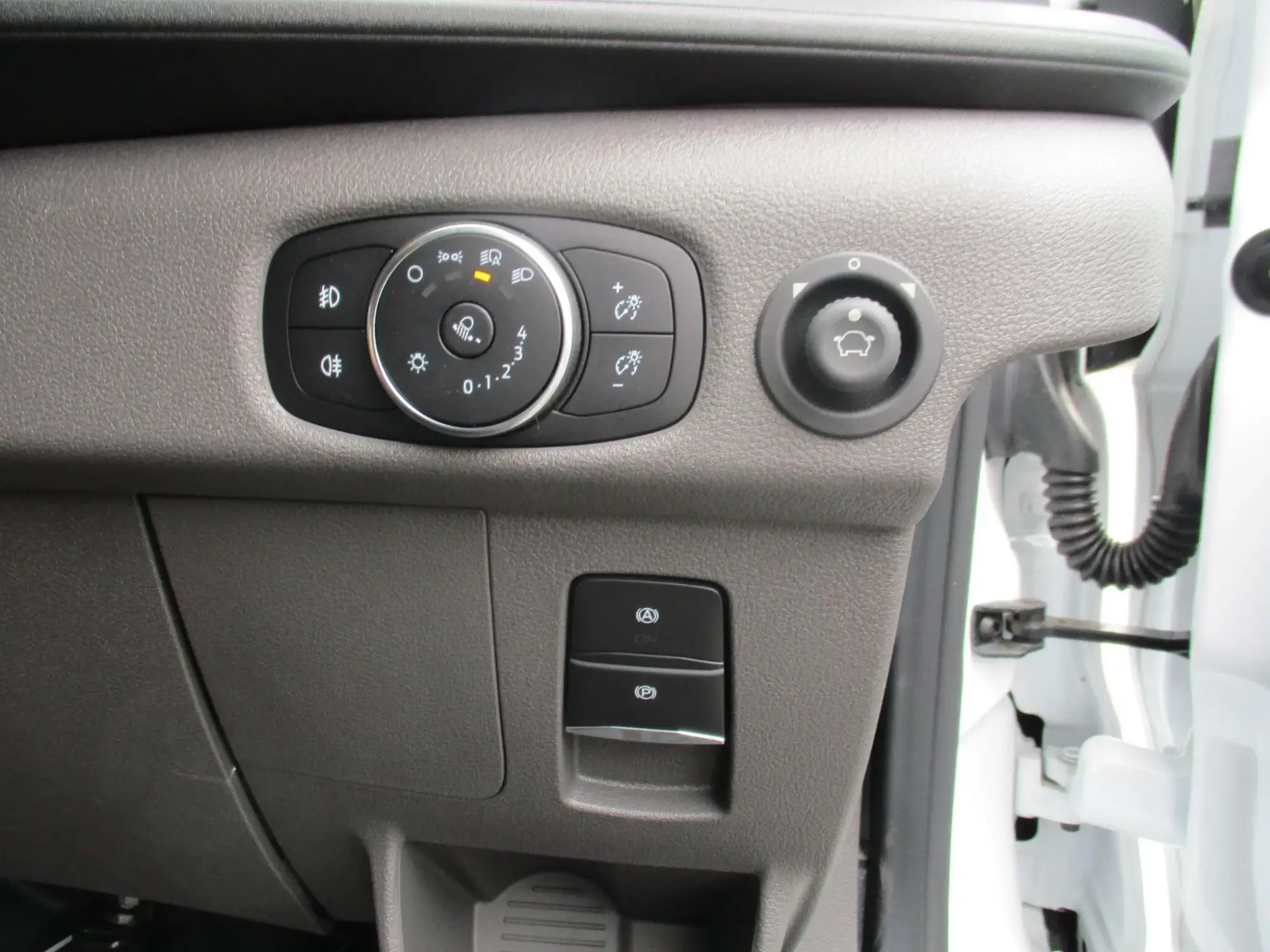 Ford E-Transit Image 18