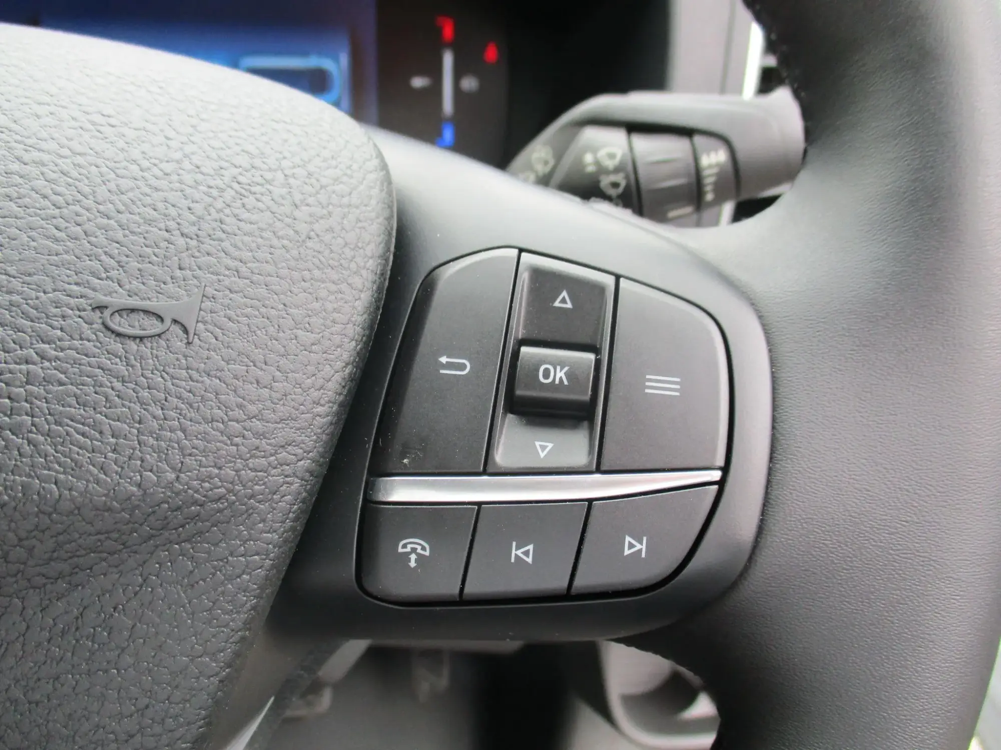 Ford E-Transit Image 22