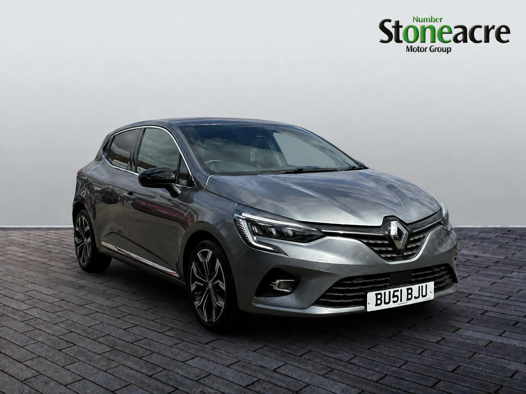 Renault Clio dealer public-web source image