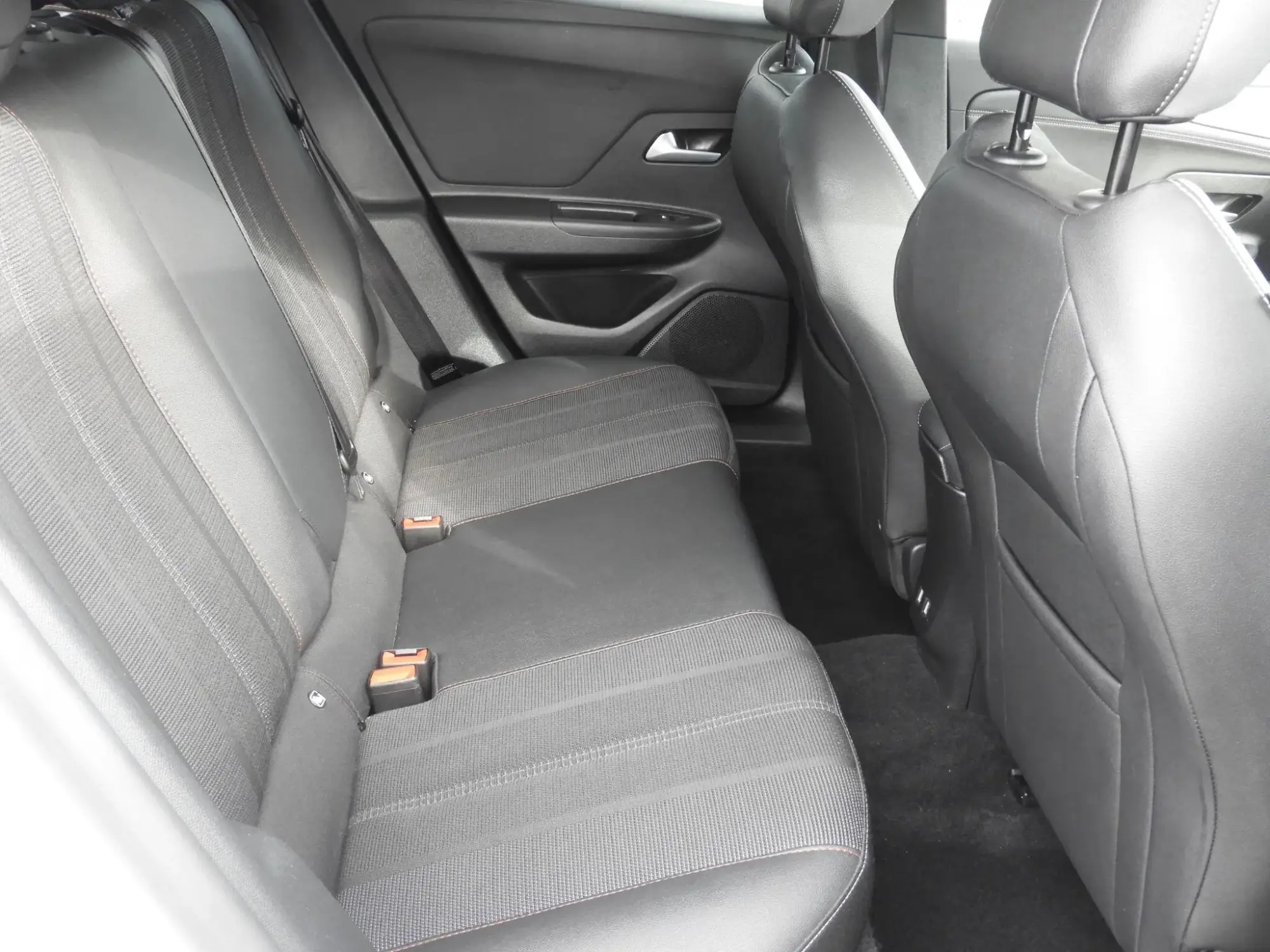Vauxhall Mokka Image 14 Vauxhall Mokka Image 14