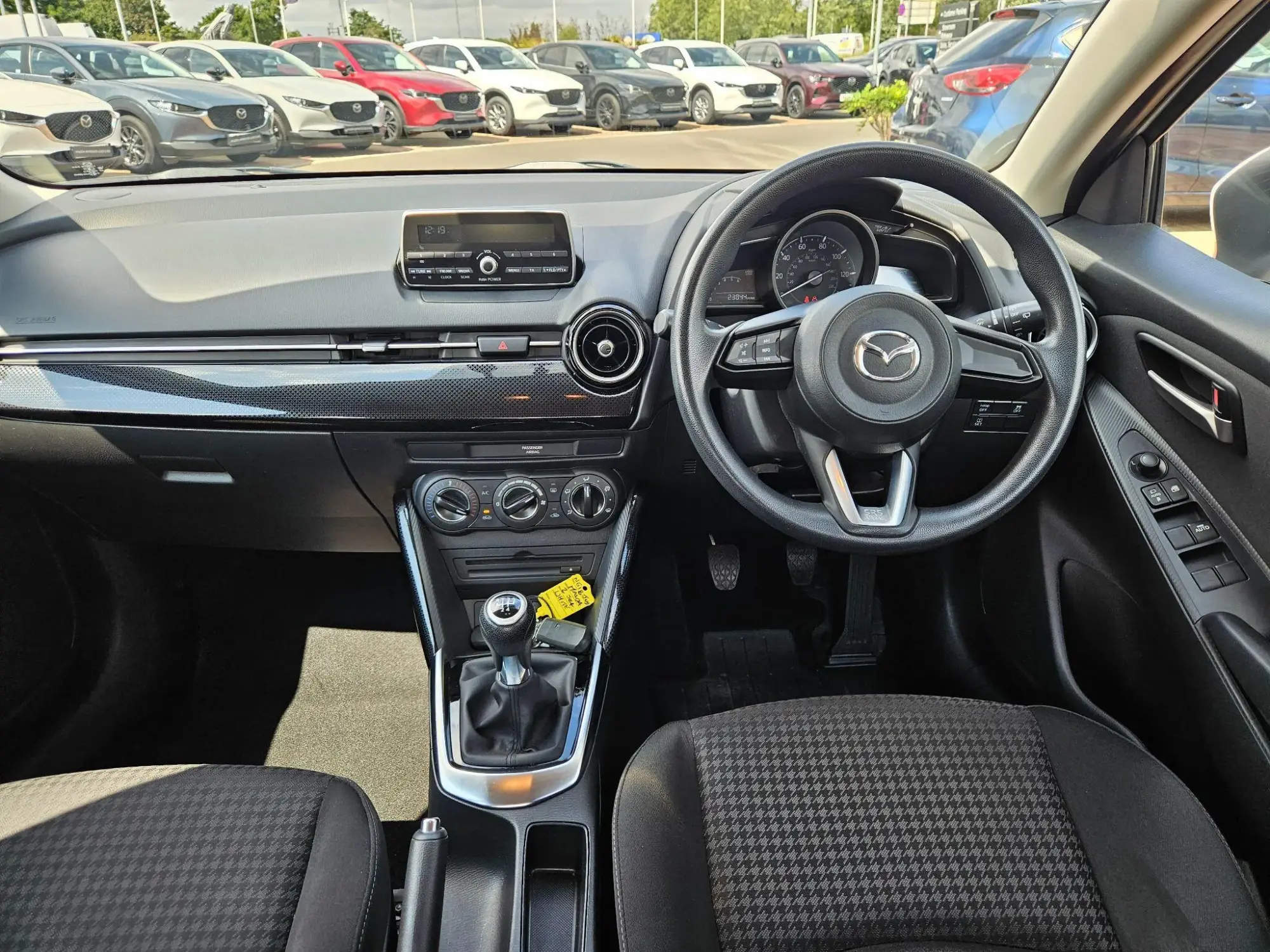 Mazda2 Image 12