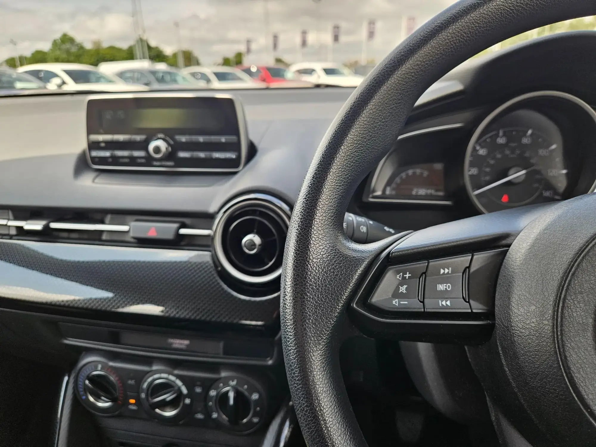 Mazda2 Image 15