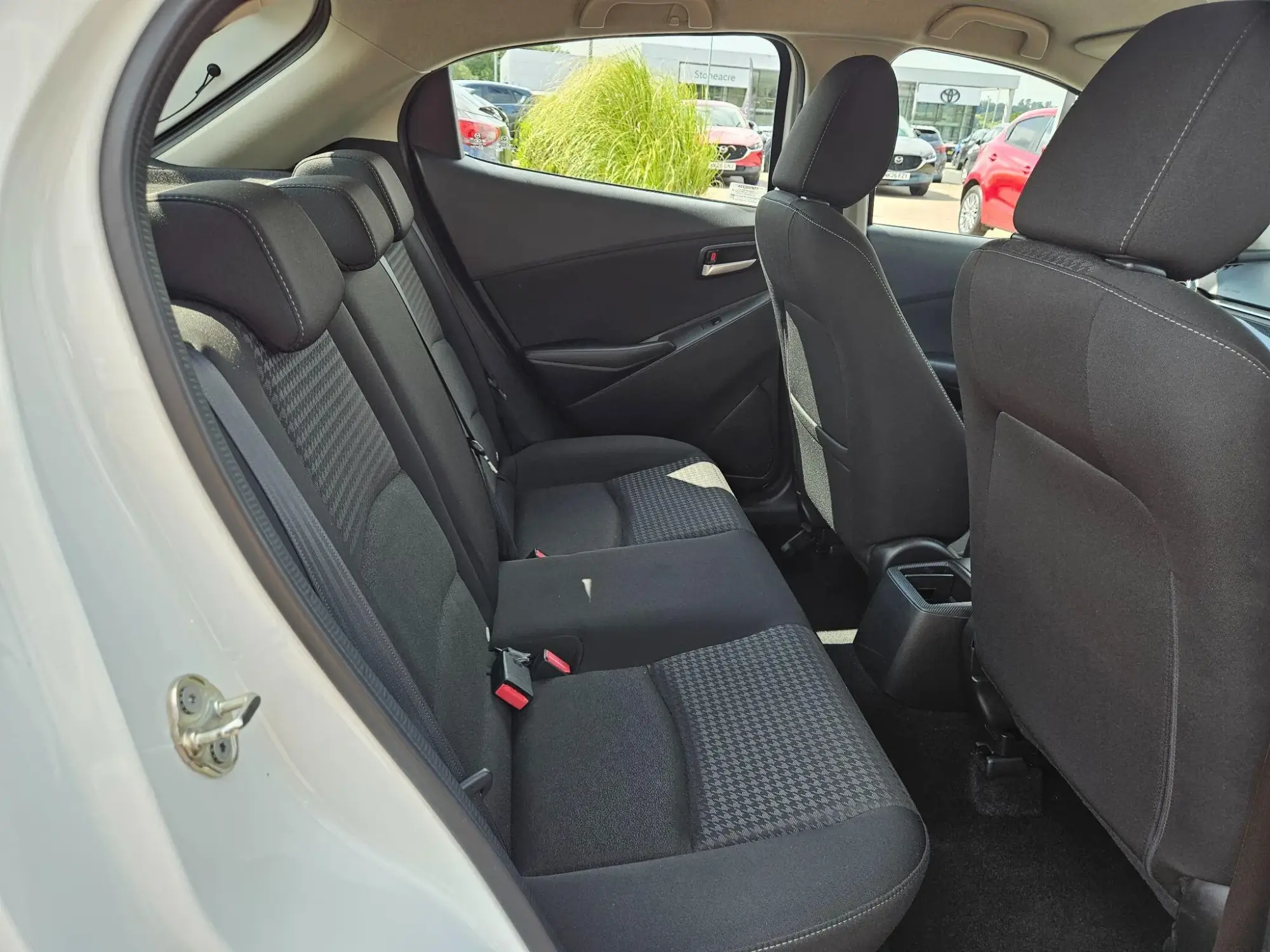 Mazda2 Image 17