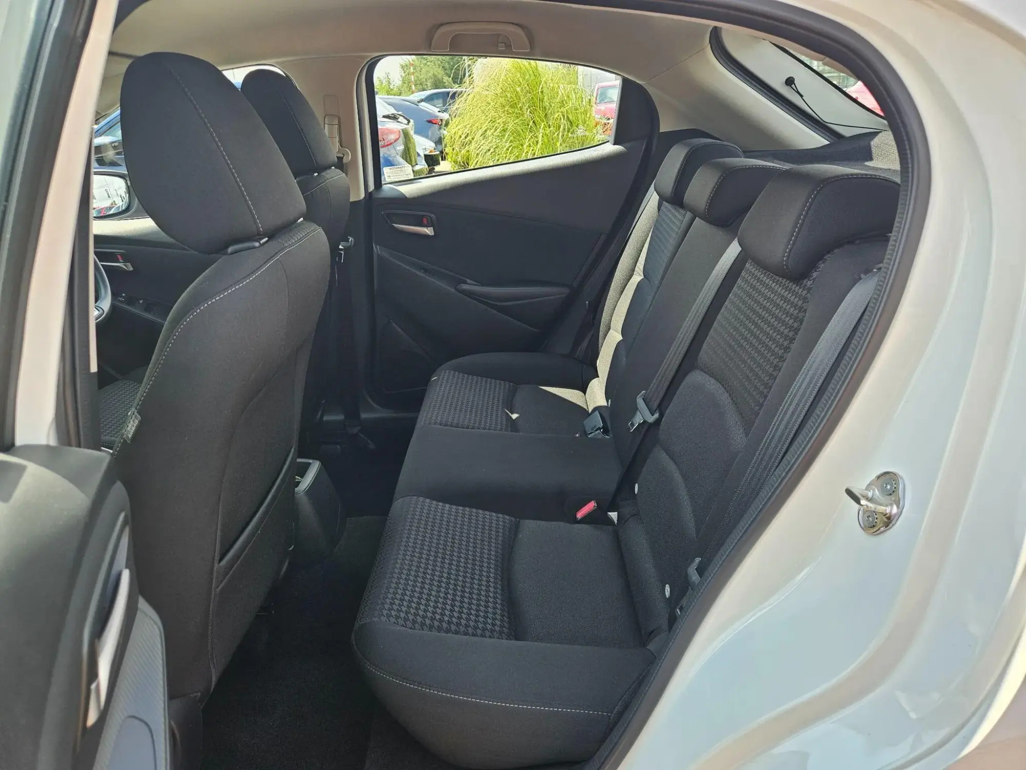 Mazda2 Image 18