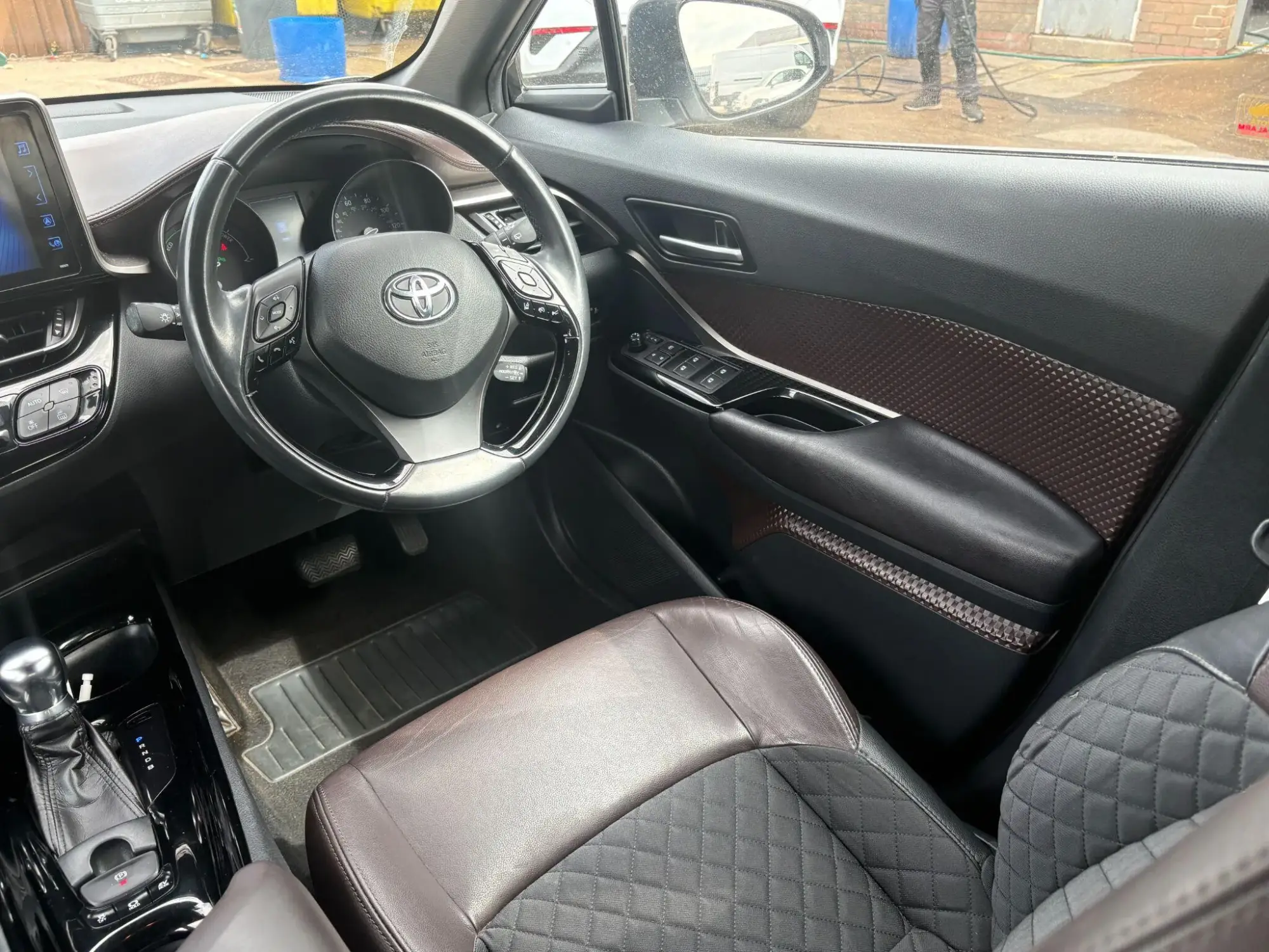 Toyota C-HR Self-Charging Hybrid Image 19 Toyota C-HR Self-Charging Hybrid Image 19