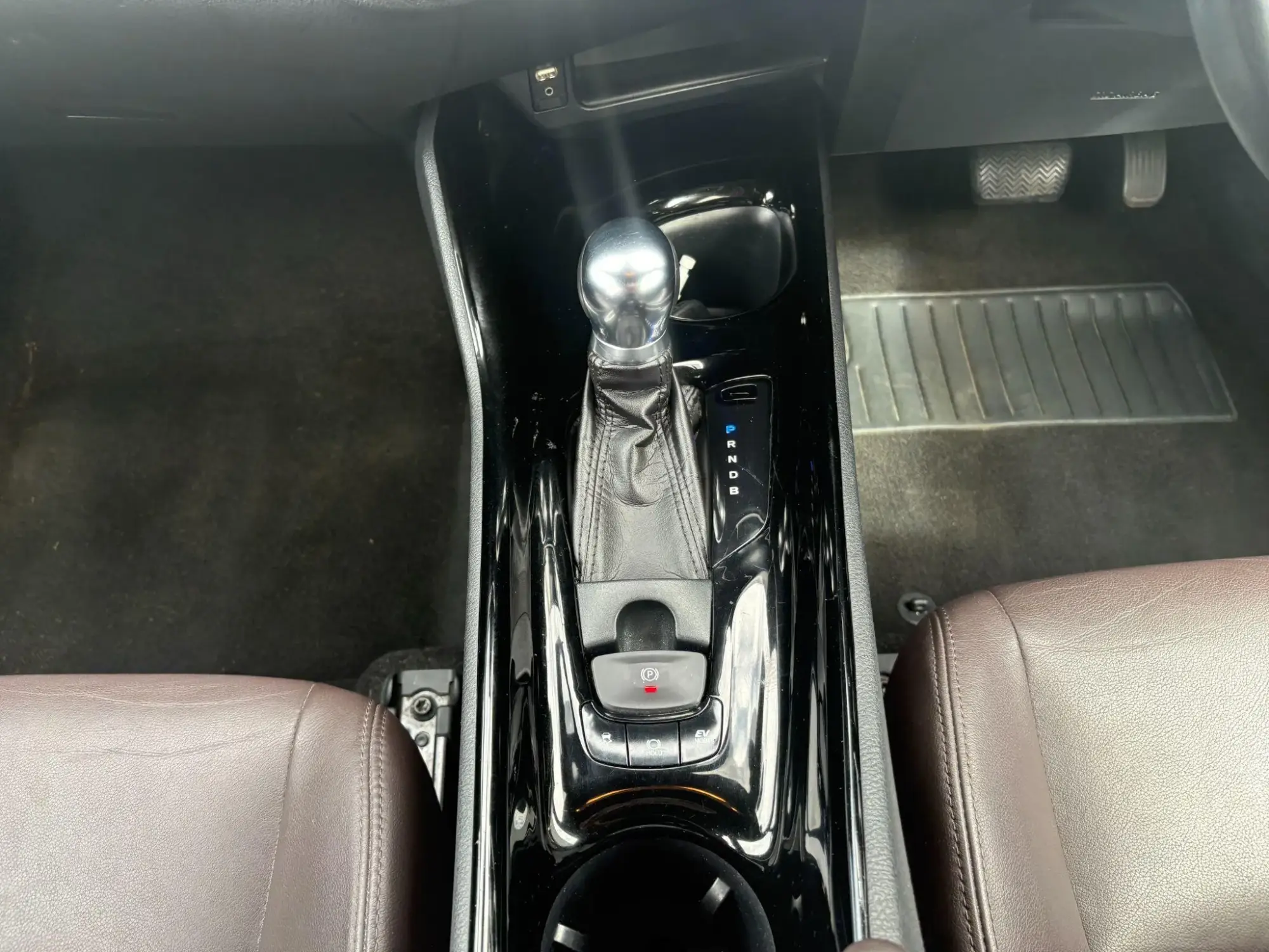 Toyota C-HR Self-Charging Hybrid Image 21 Toyota C-HR Self-Charging Hybrid Image 21