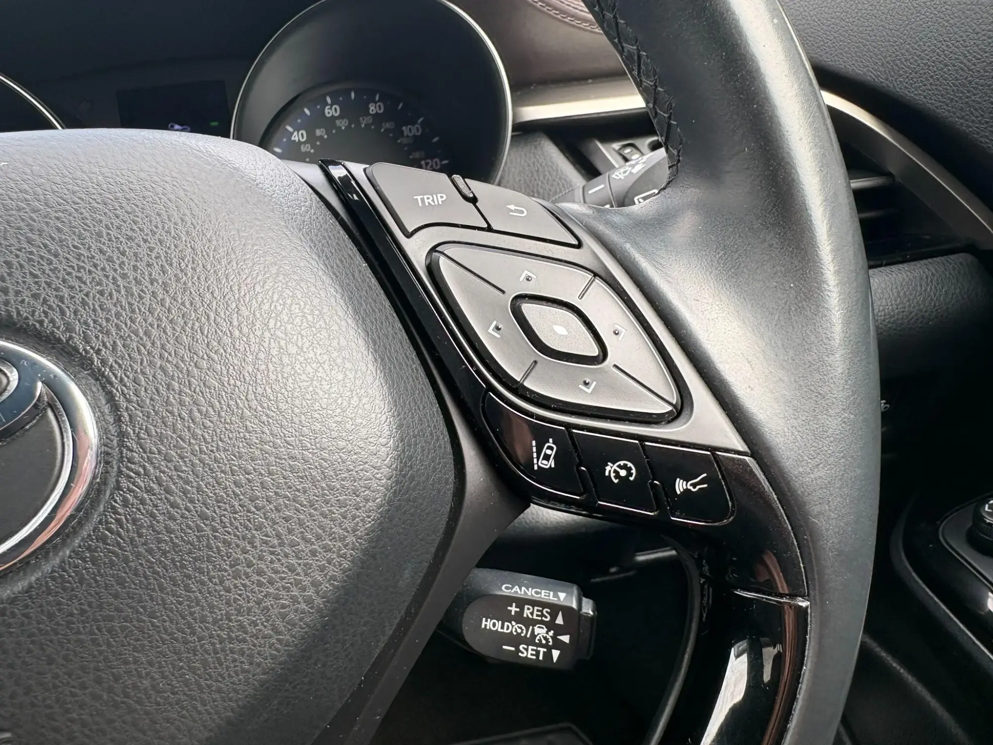 Toyota C-HR Self-Charging Hybrid Image 24 Toyota C-HR Self-Charging Hybrid Image 24