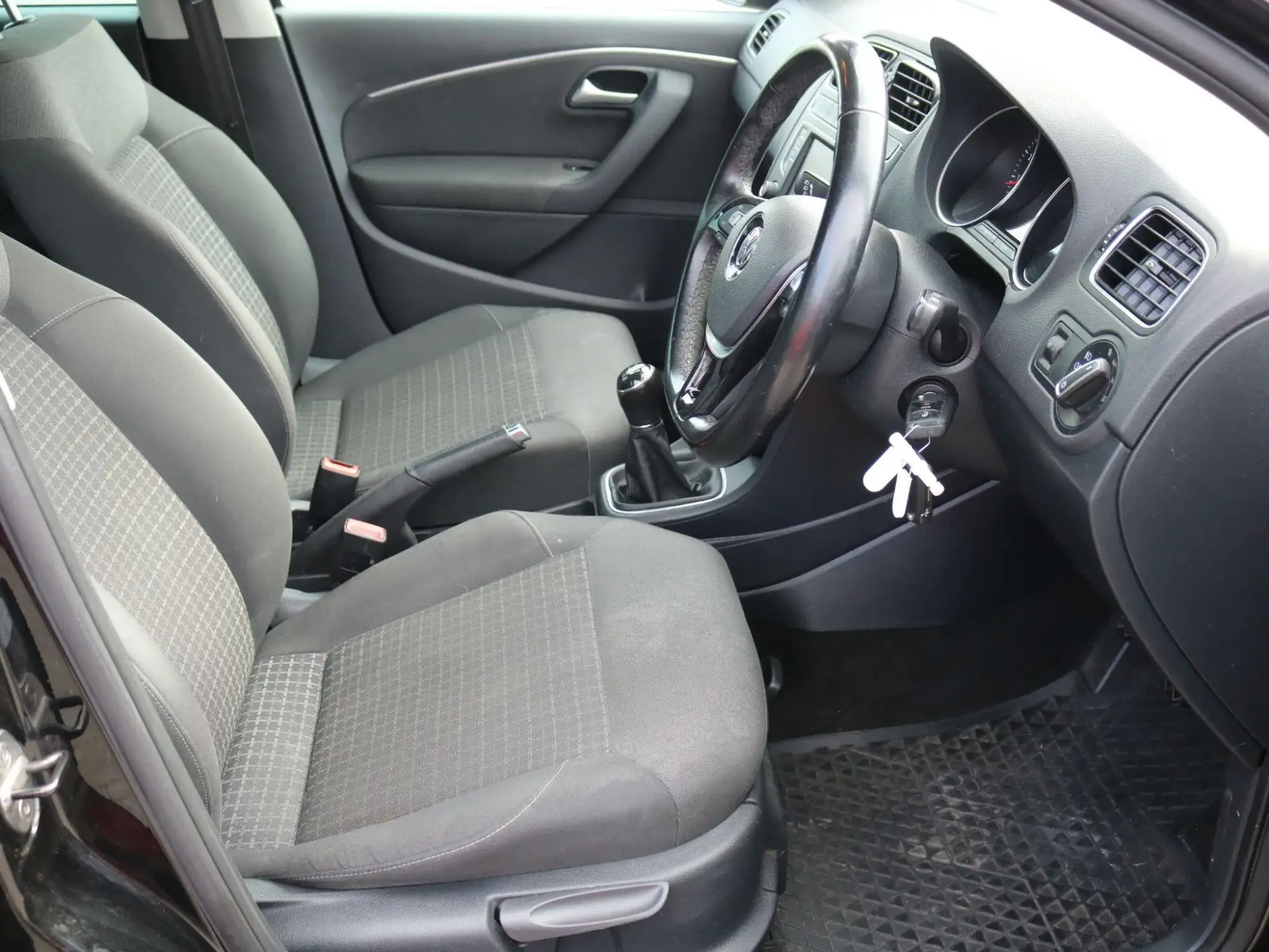 Volkswagen Polo Image 11