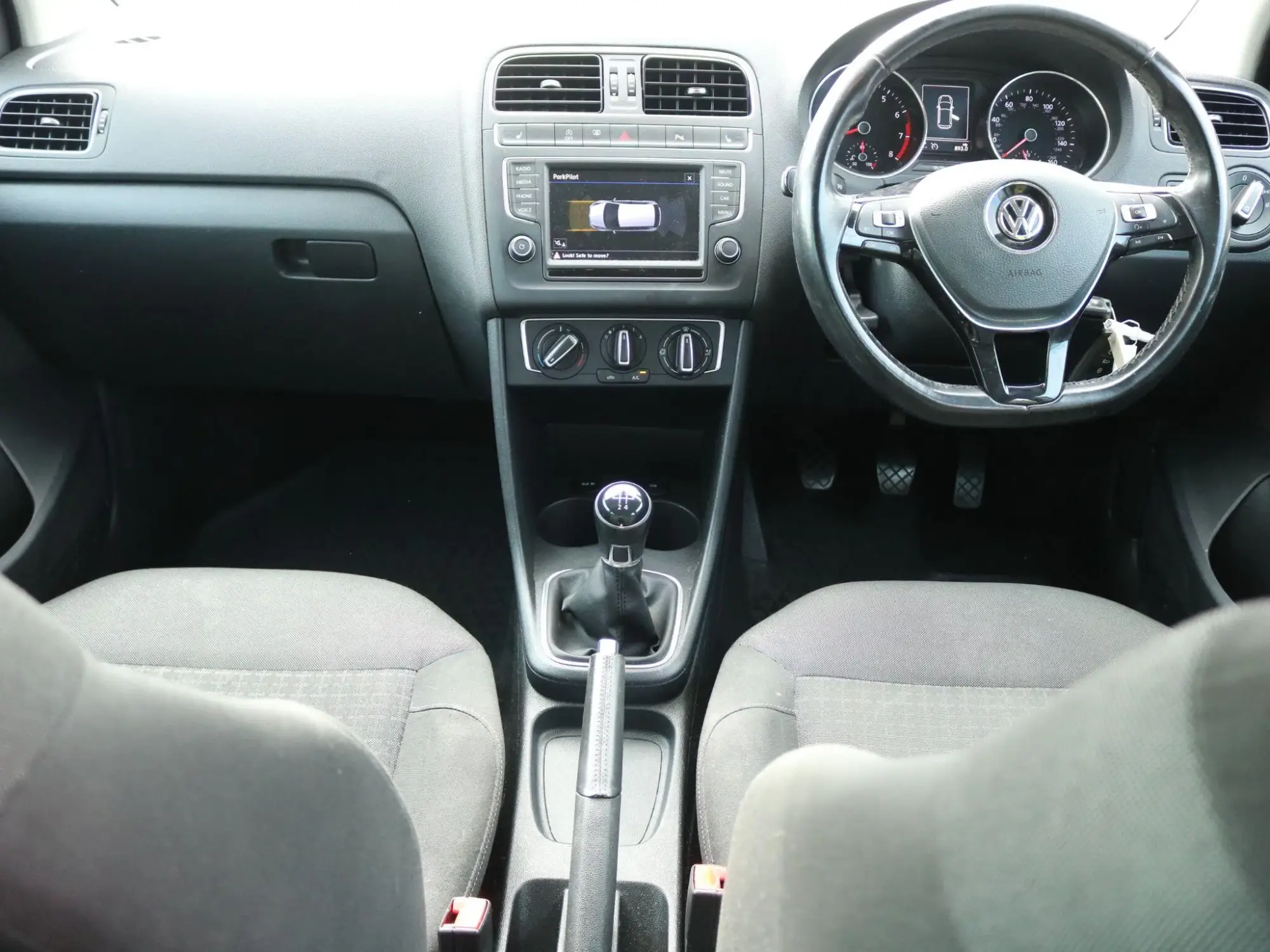 Volkswagen Polo Image 12