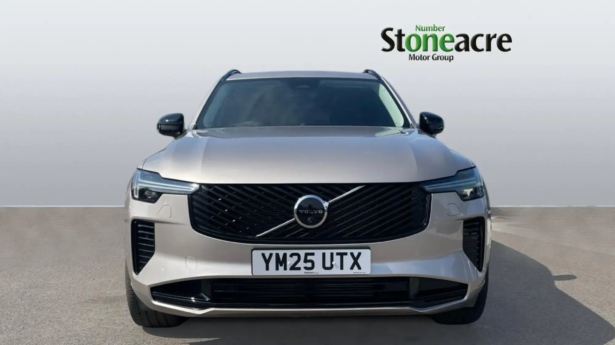 Volvo XC90 Plug-In Hybrid Image 8 Volvo XC90 Plug-In Hybrid Image 8