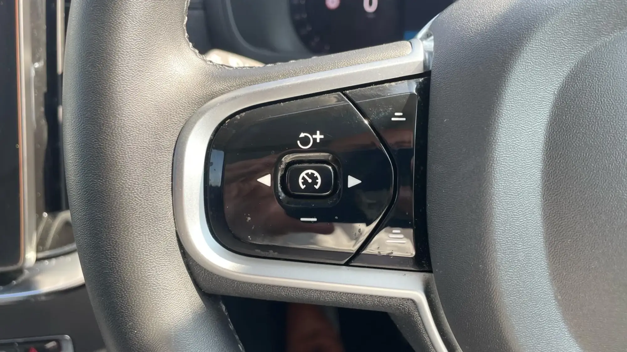 Volvo XC90 Plug-In Hybrid Image 19 Volvo XC90 Plug-In Hybrid Image 19