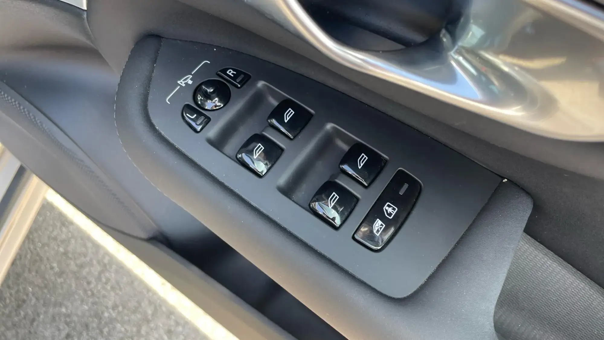 Volvo XC90 Plug-In Hybrid Image 22 Volvo XC90 Plug-In Hybrid Image 22