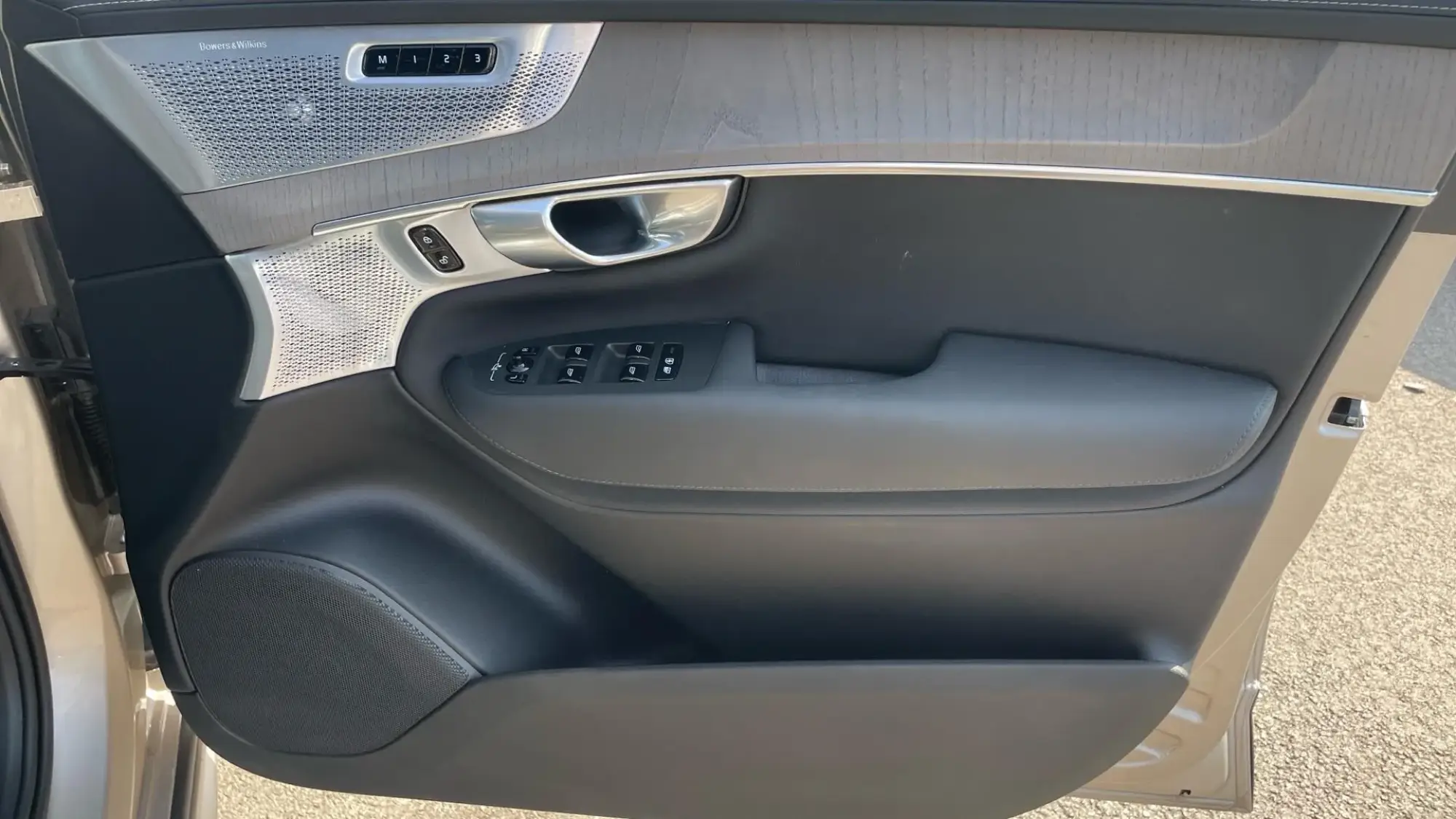 Volvo XC90 Plug-In Hybrid Image 27 Volvo XC90 Plug-In Hybrid Image 27