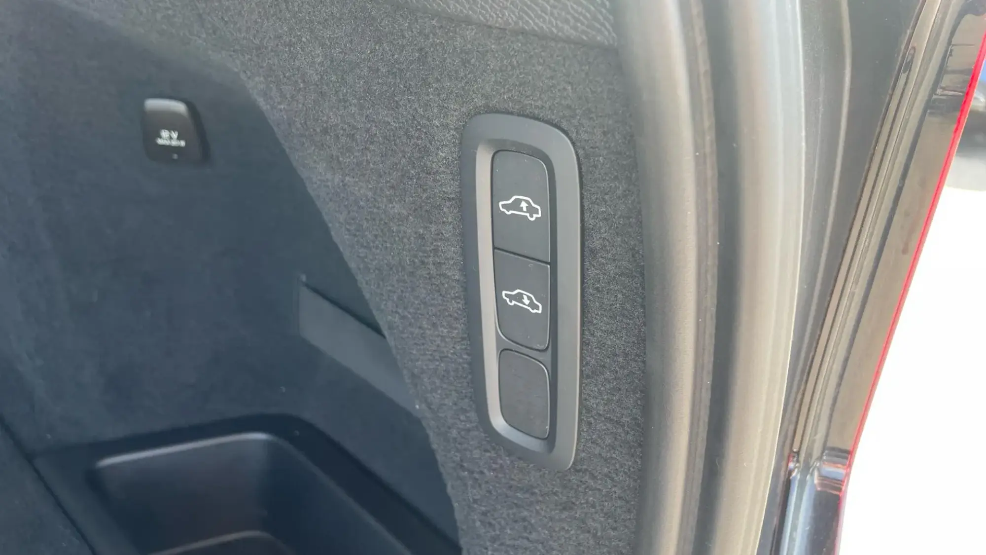 Volvo XC90 Plug-In Hybrid Image 33 Volvo XC90 Plug-In Hybrid Image 33