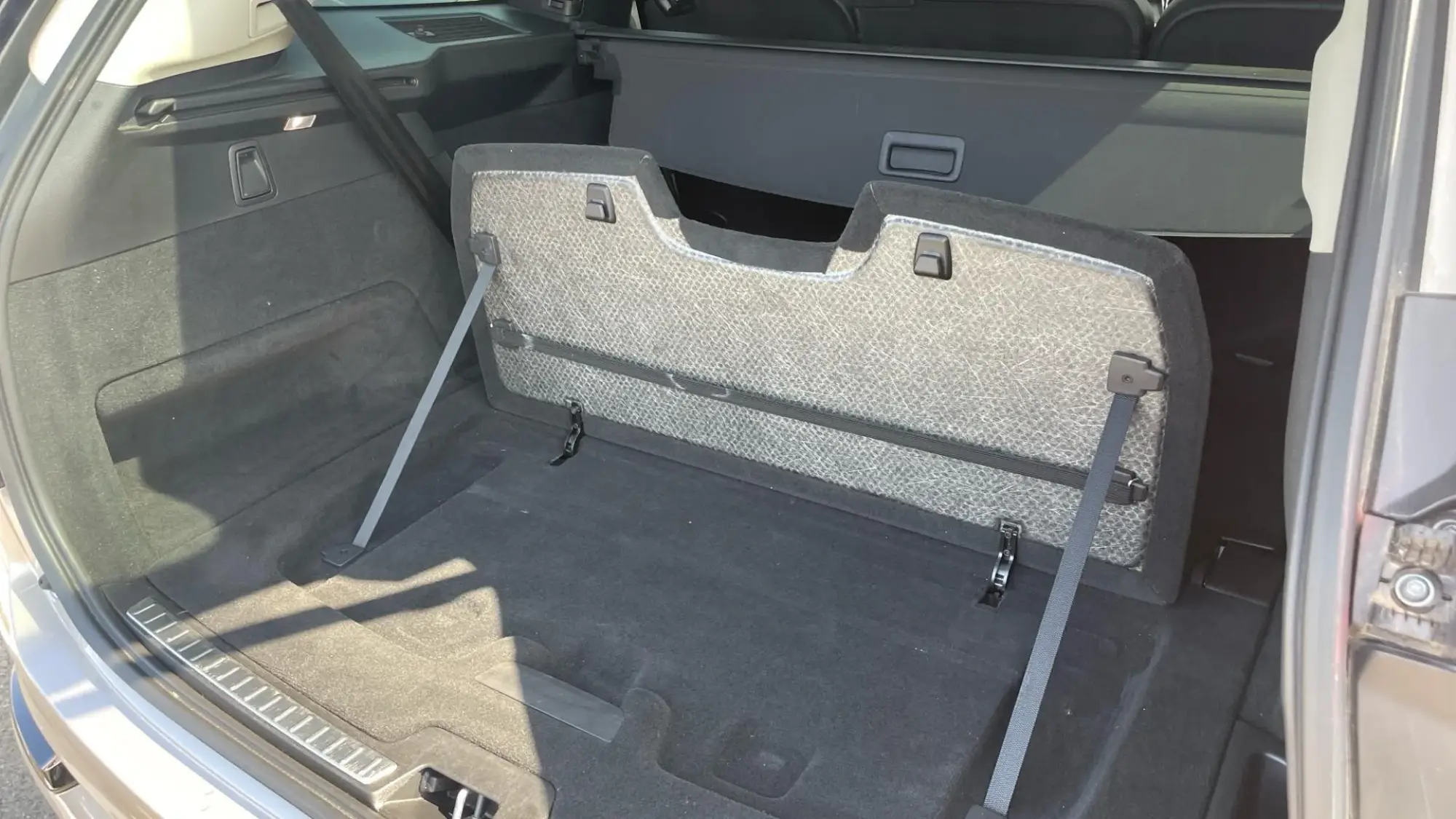 Volvo XC90 Plug-In Hybrid Image 34 Volvo XC90 Plug-In Hybrid Image 34